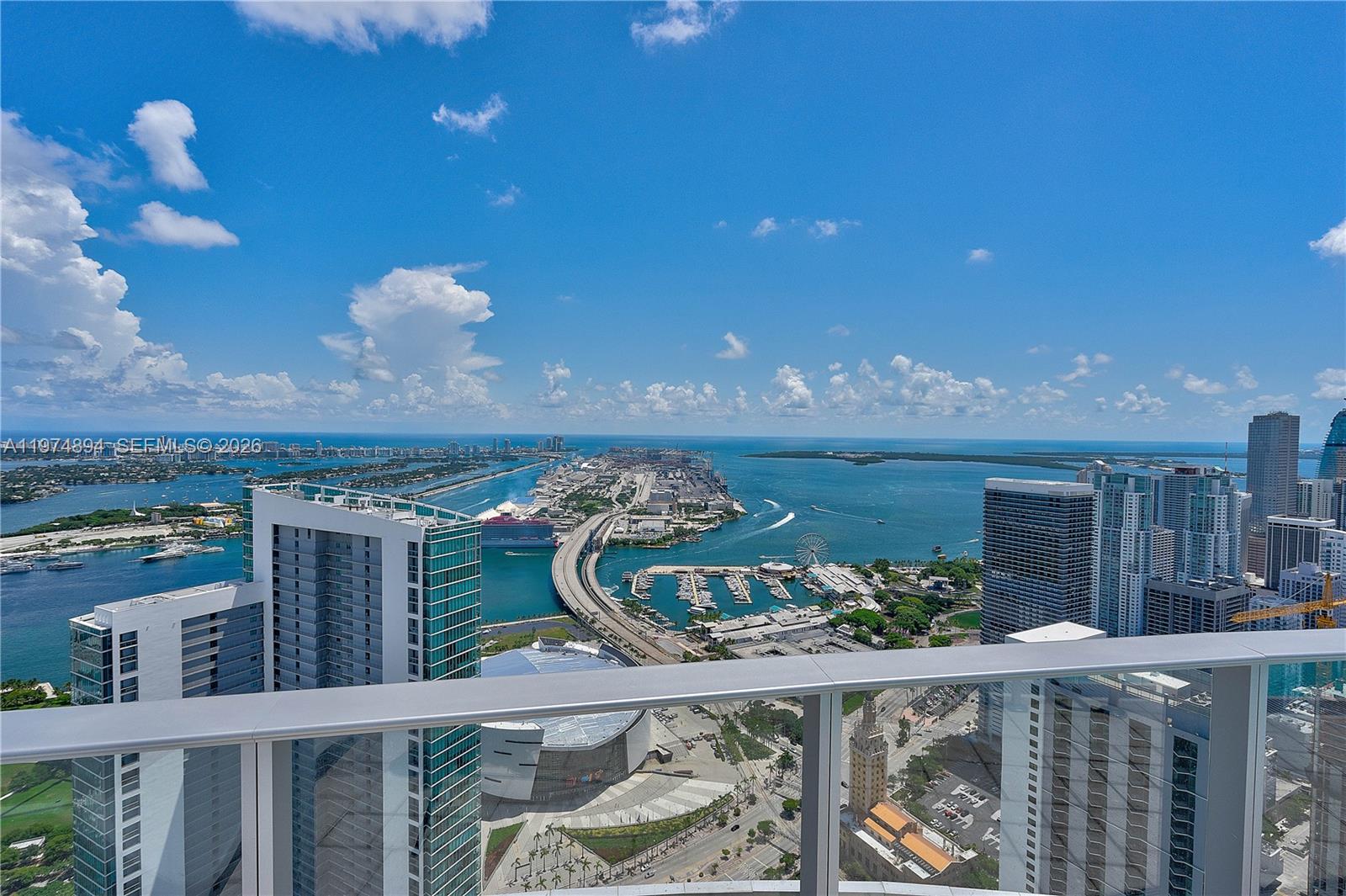 PARAMOUNT MIAMI WORLDCENT - Residential Lease