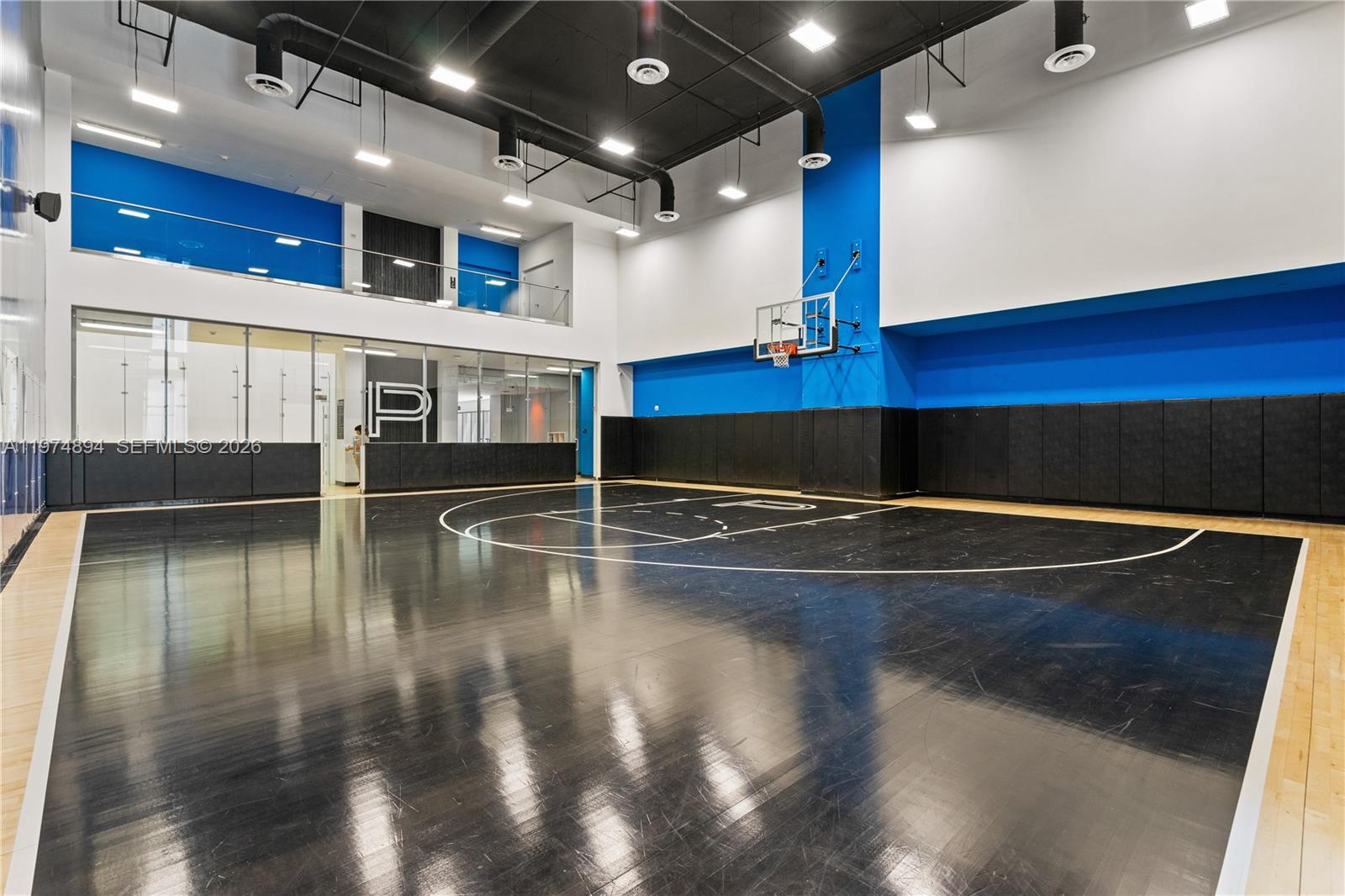 PARAMOUNT MIAMI WORLDCENT - Residential Lease