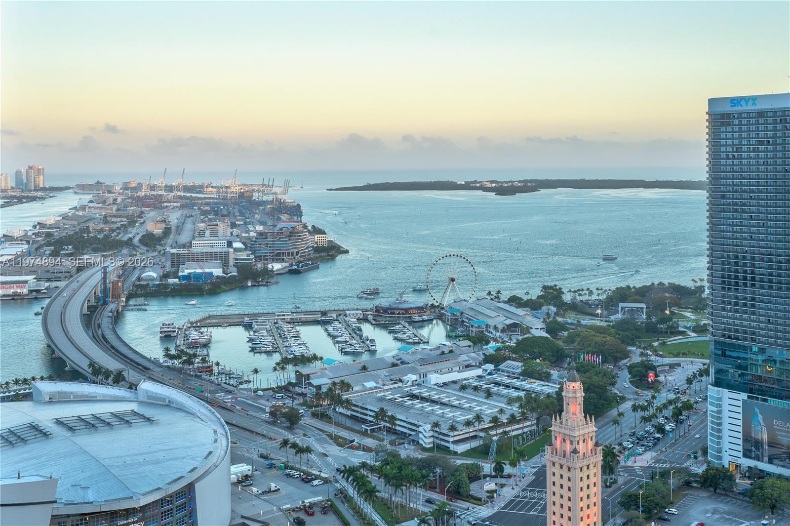 PARAMOUNT MIAMI WORLDCENT - Residential Lease