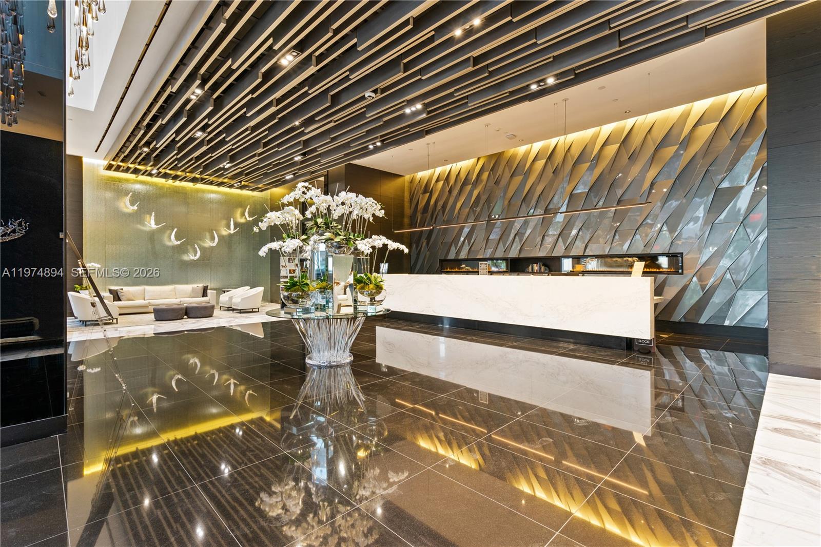 PARAMOUNT MIAMI WORLDCENT - Residential Lease