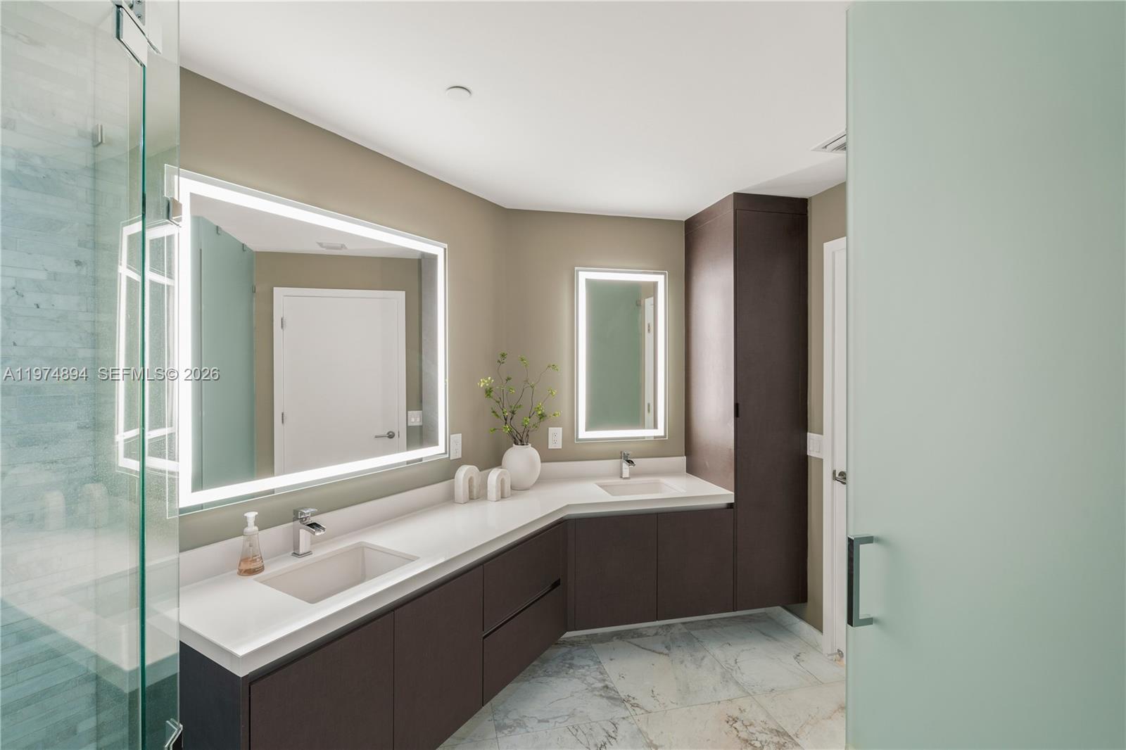 PARAMOUNT MIAMI WORLDCENT - Residential Lease