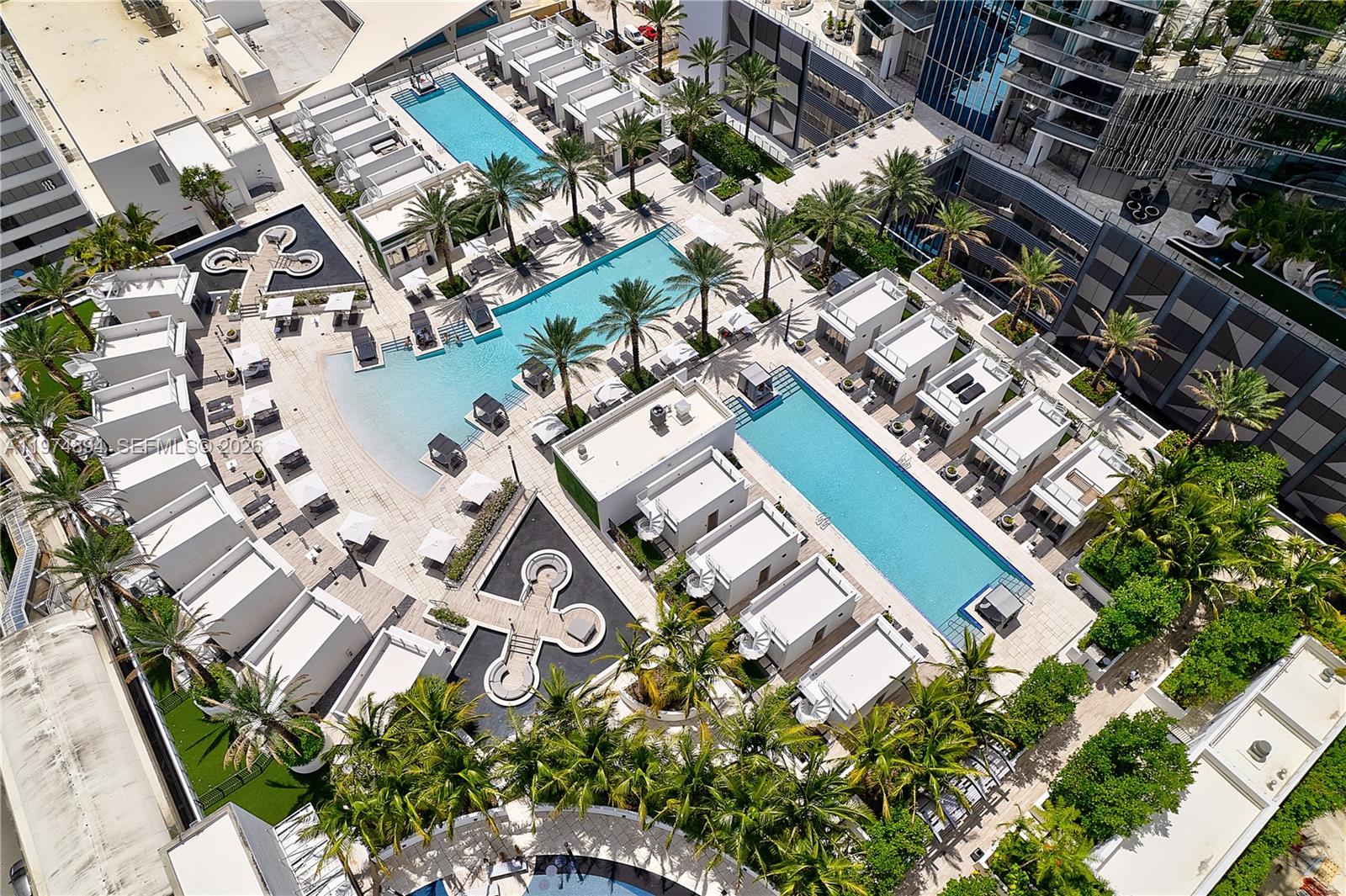 PARAMOUNT MIAMI WORLDCENT - Residential Lease