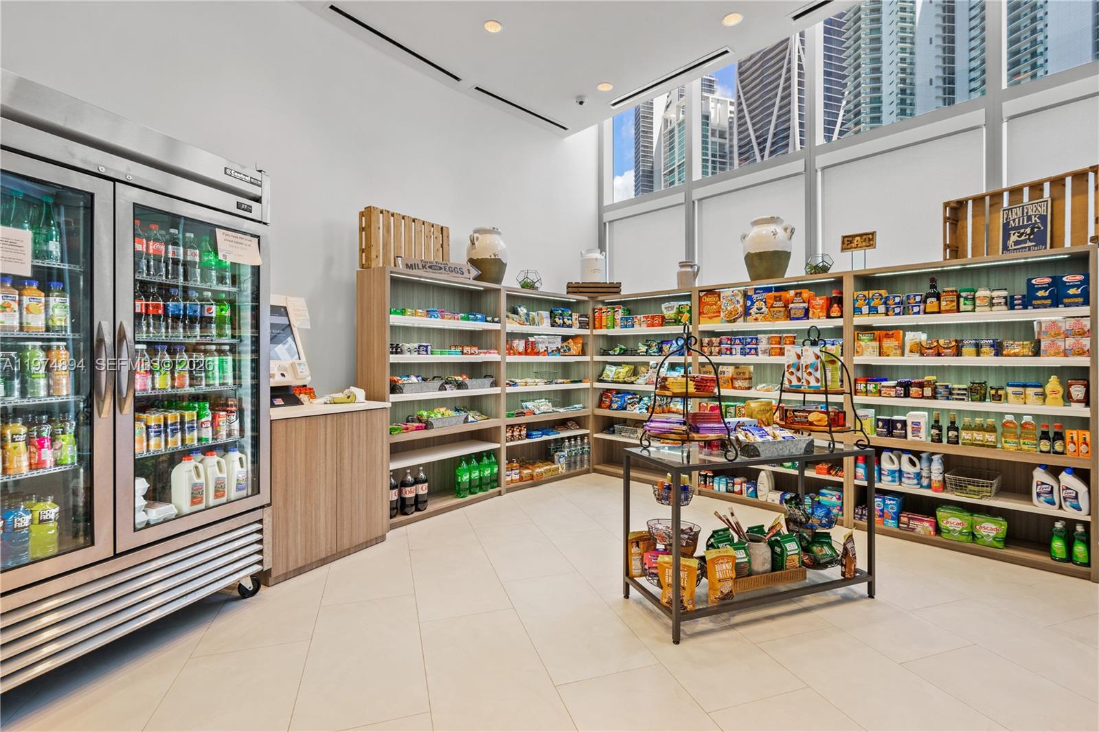 PARAMOUNT MIAMI WORLDCENT - Residential Lease