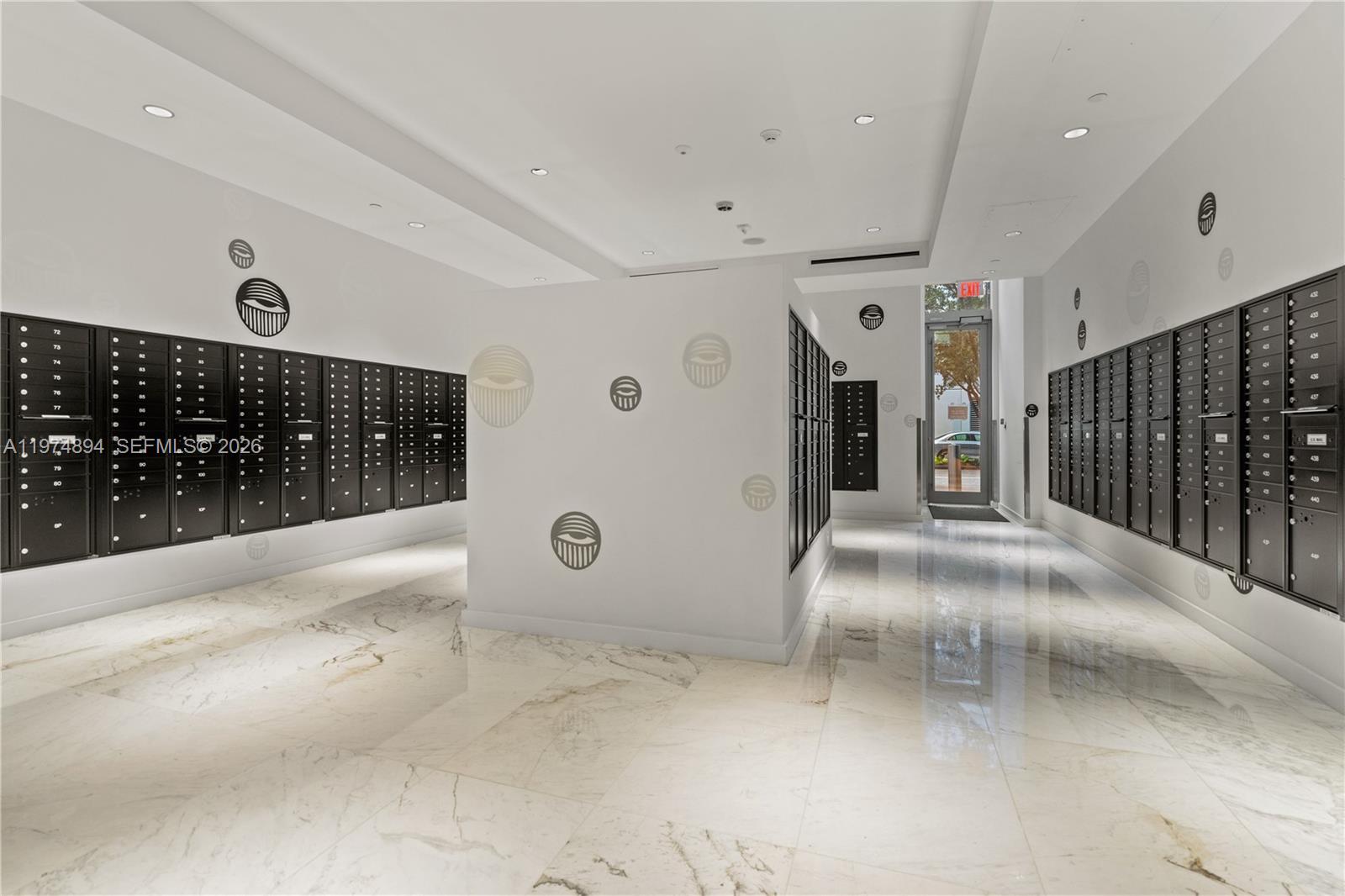 PARAMOUNT MIAMI WORLDCENT - Residential Lease