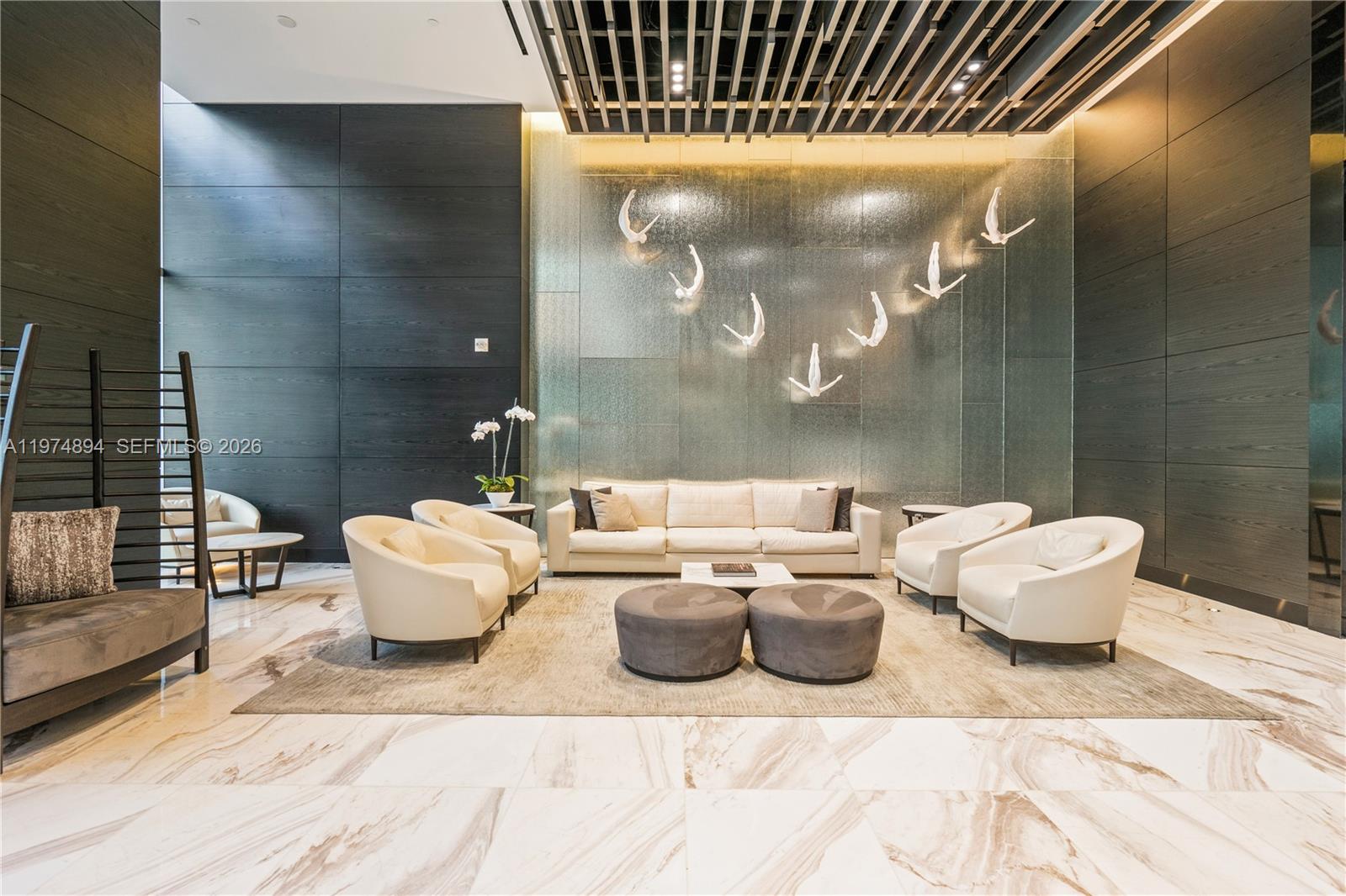 PARAMOUNT MIAMI WORLDCENT - Residential Lease