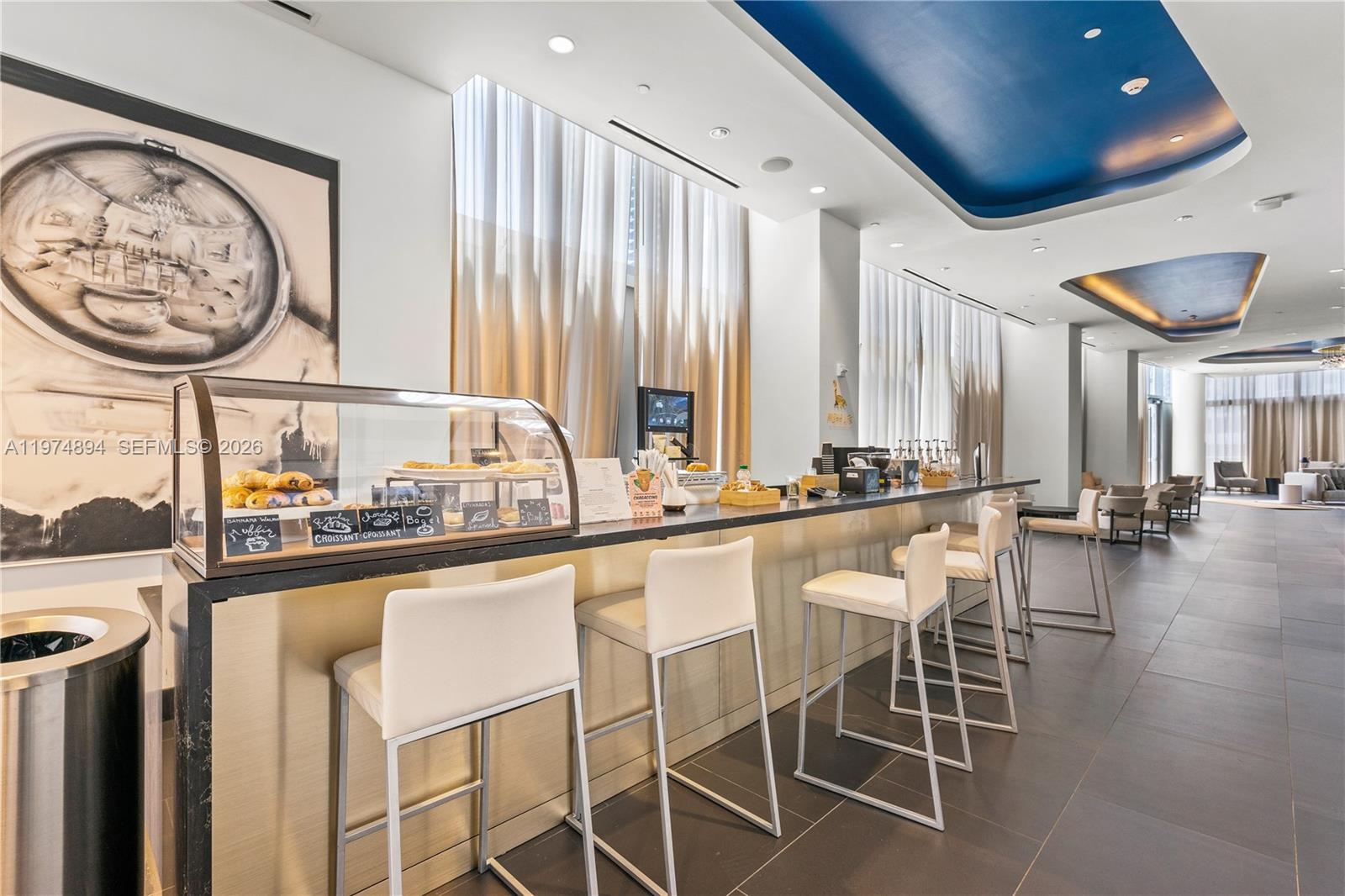 PARAMOUNT MIAMI WORLDCENT - Residential Lease