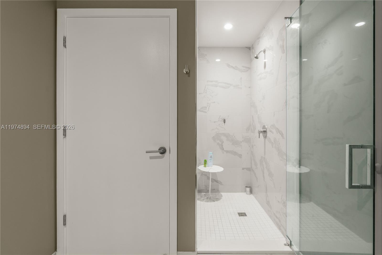 PARAMOUNT MIAMI WORLDCENT - Residential Lease