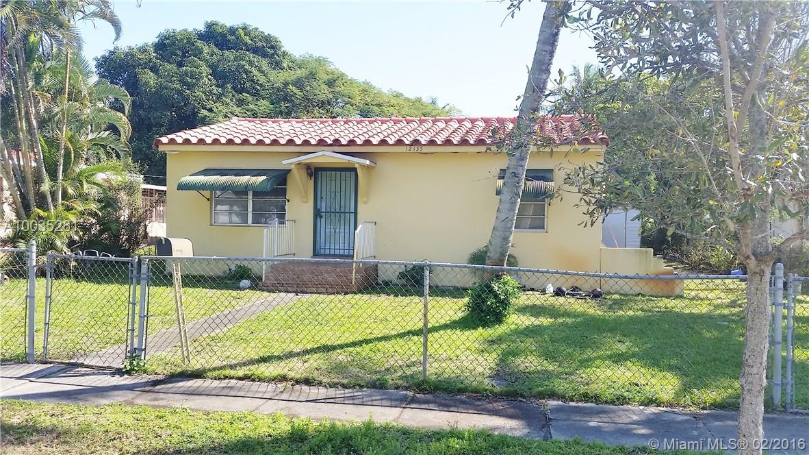 One story home, great for an investor or to live in. Has room that could be converted to second bath. Covered Patio... Lot is 130 ft Deep.... close to shopping and restaurants. Near Biscayne Park. Close to school, shopping and bus line. Large yard.