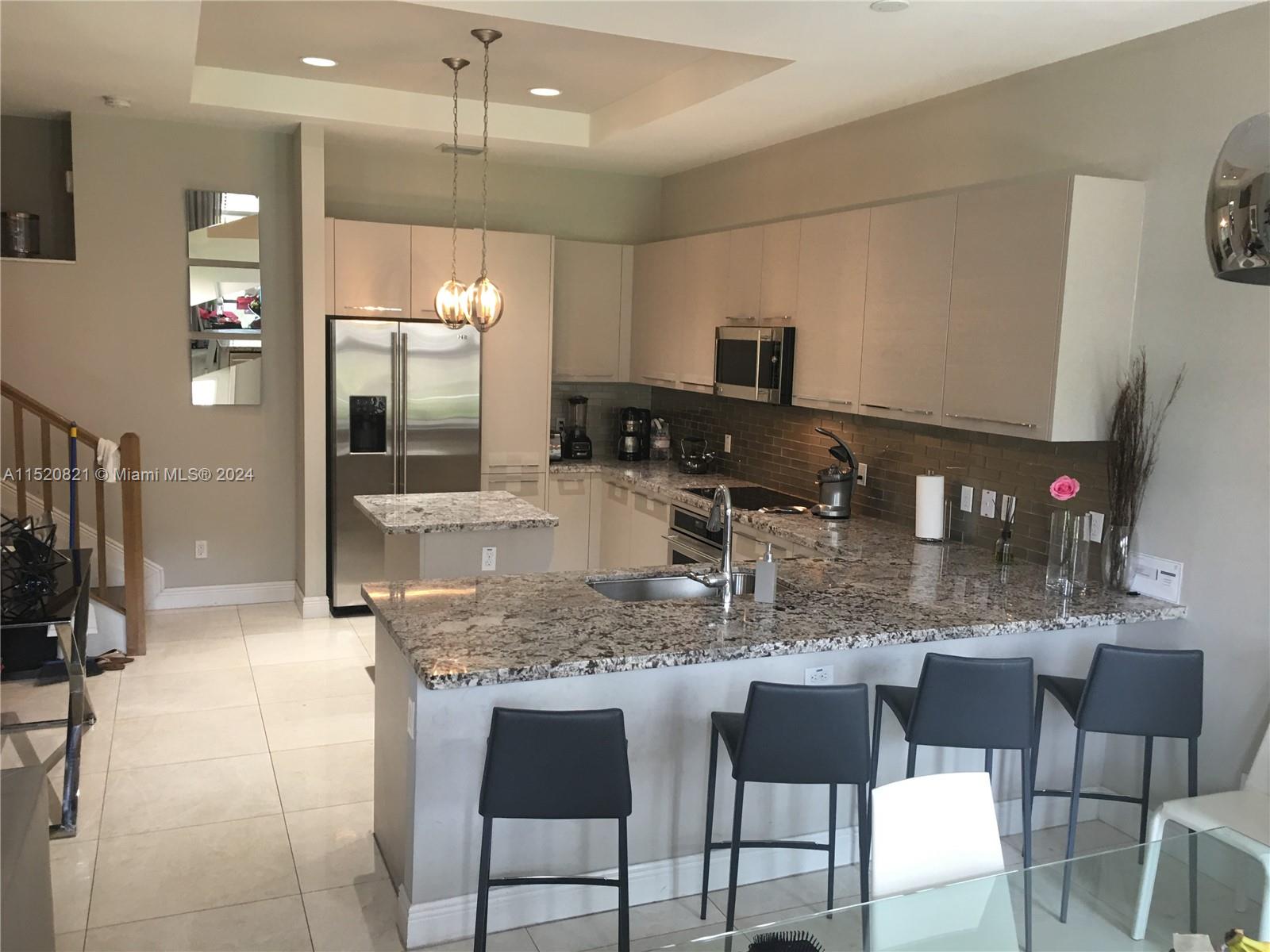 DOWNTOWN DORAL DUTCHER - Residential