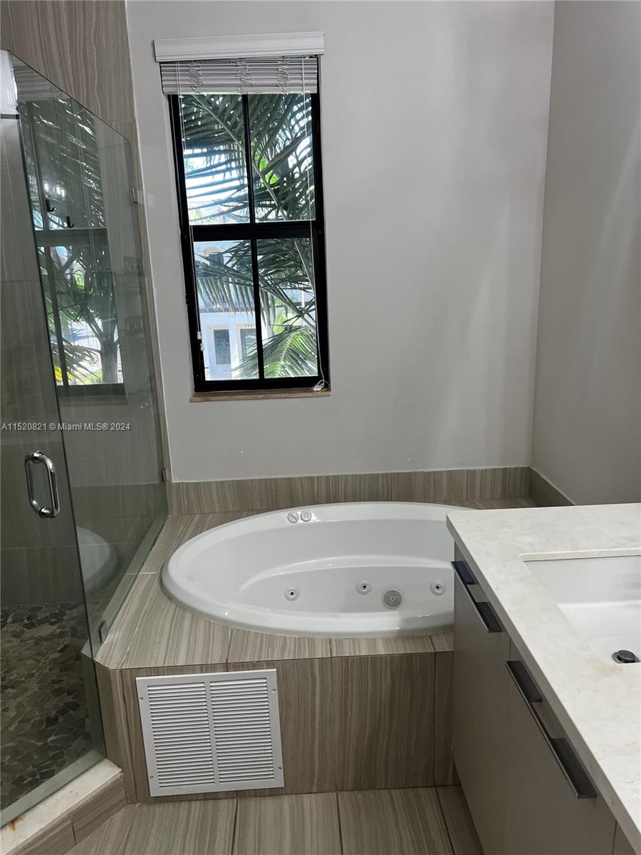 DOWNTOWN DORAL DUTCHER - Residential