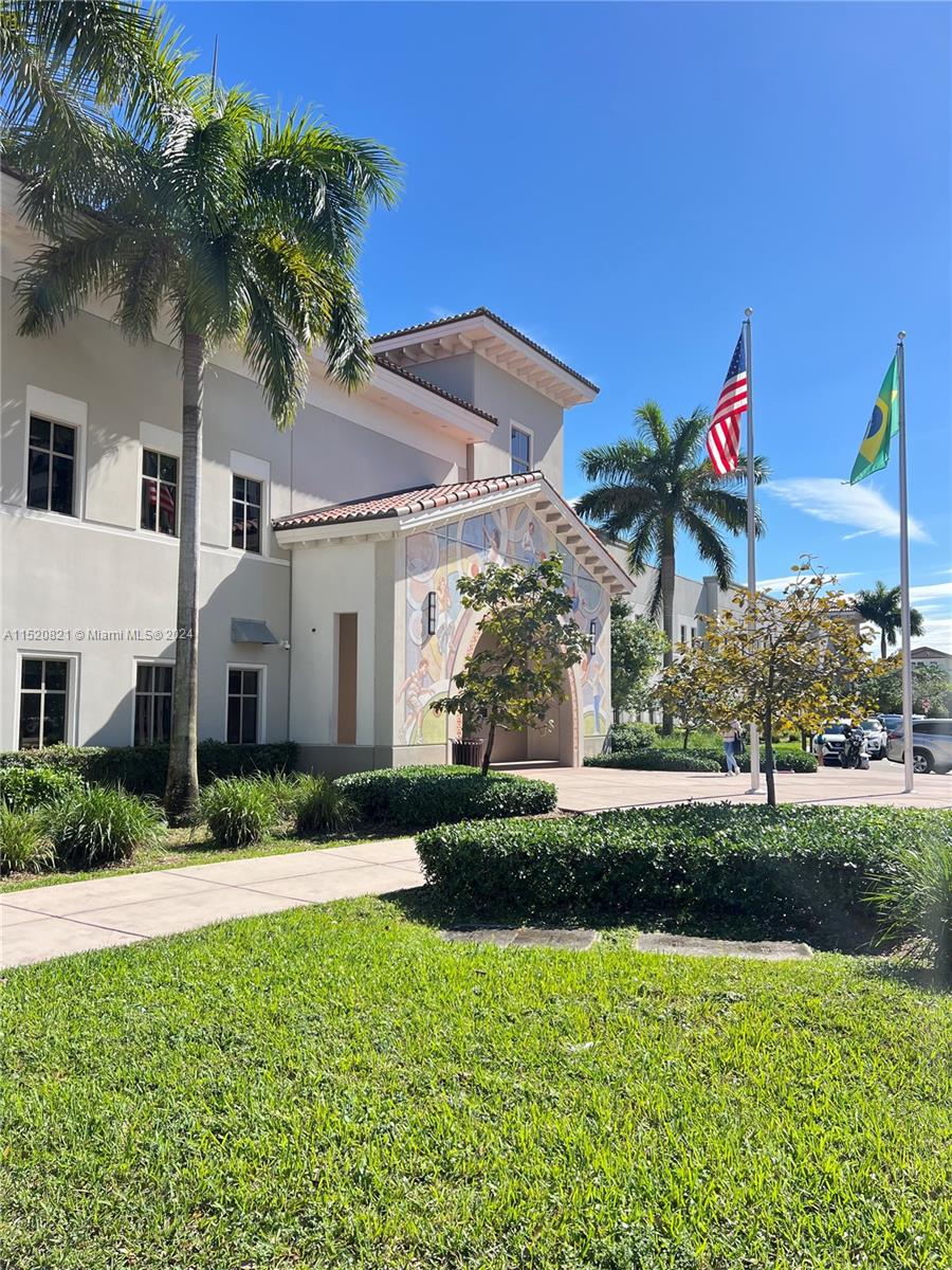 DOWNTOWN DORAL DUTCHER - Residential