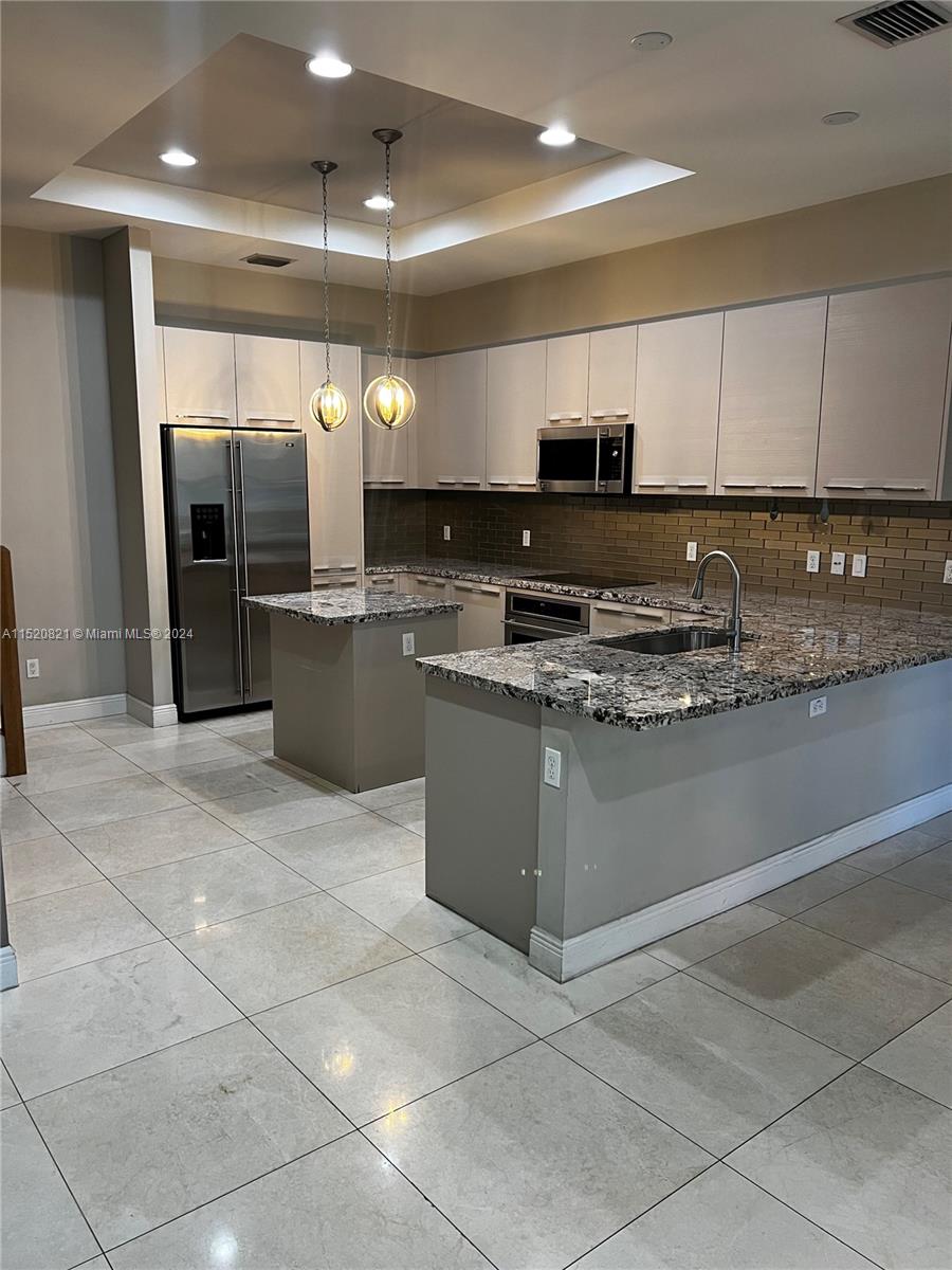 DOWNTOWN DORAL DUTCHER - Residential