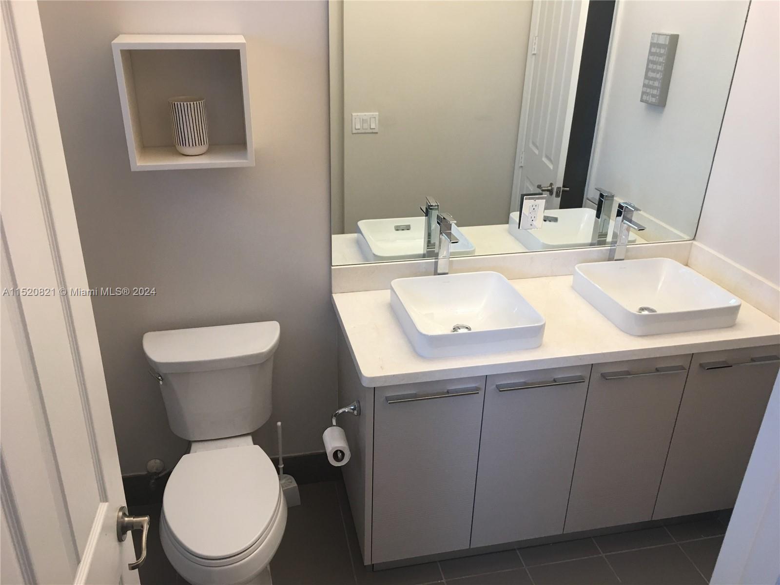 DOWNTOWN DORAL DUTCHER - Residential