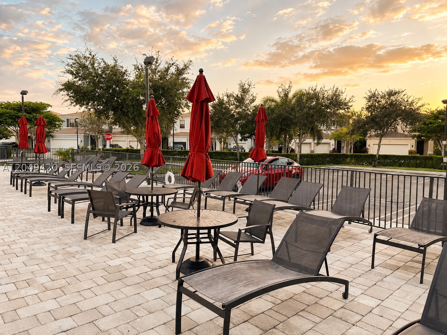 CHAMPION LAKES - Residential