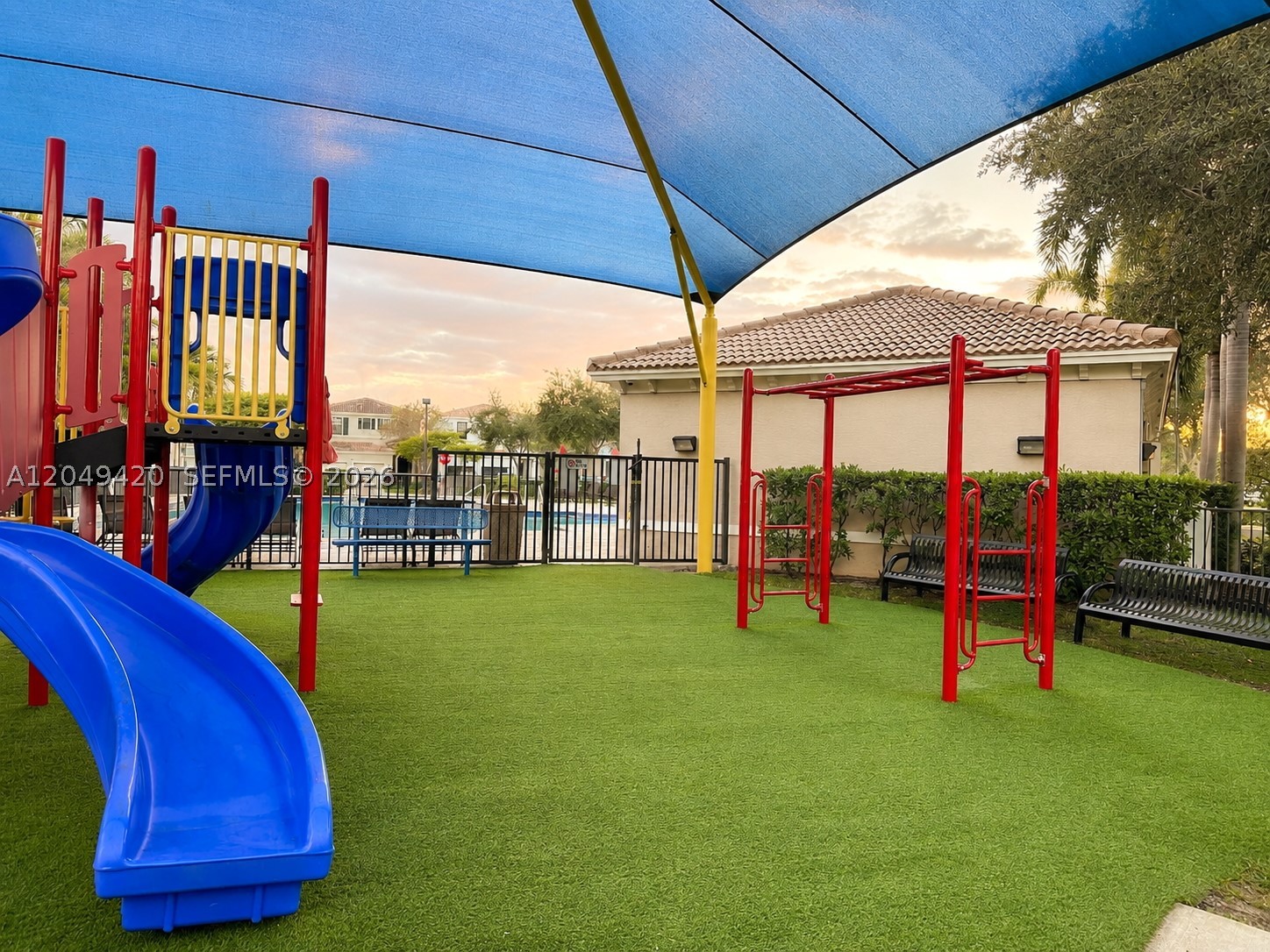 CHAMPION LAKES - Residential