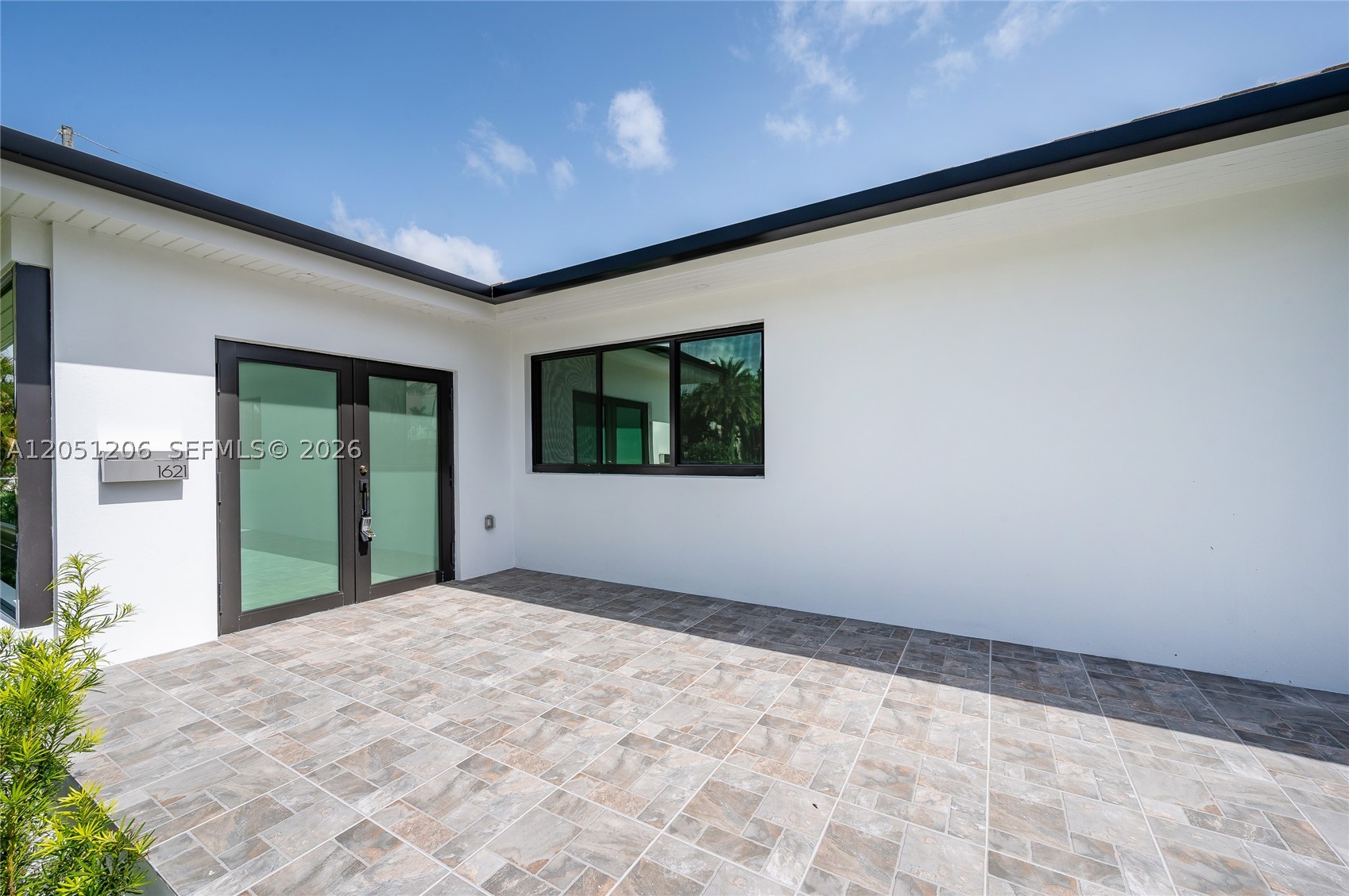 TREASURE ISLAND - Residential Lease