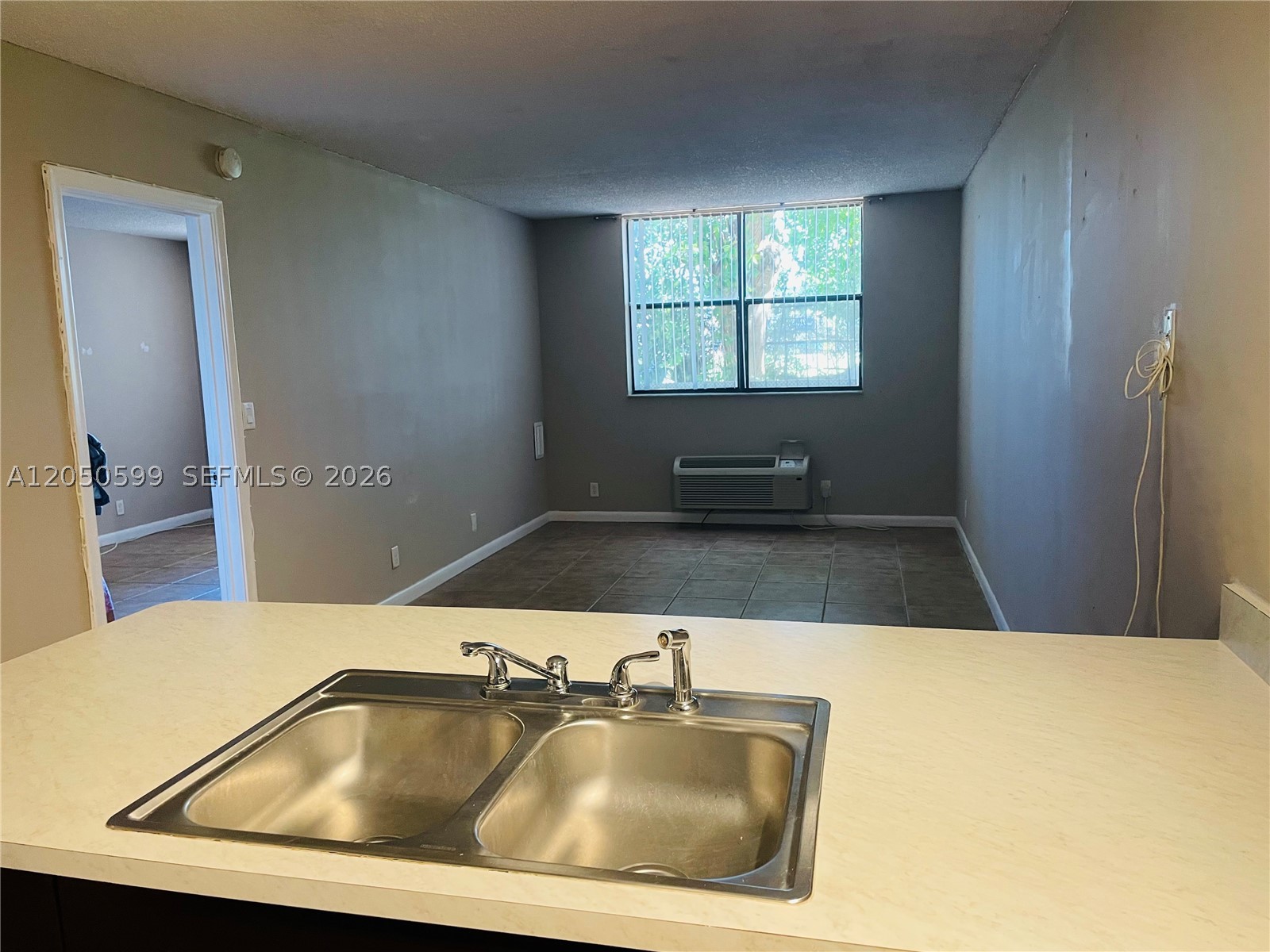CORAL SPRINGS TOWER CLUB - Residential Lease