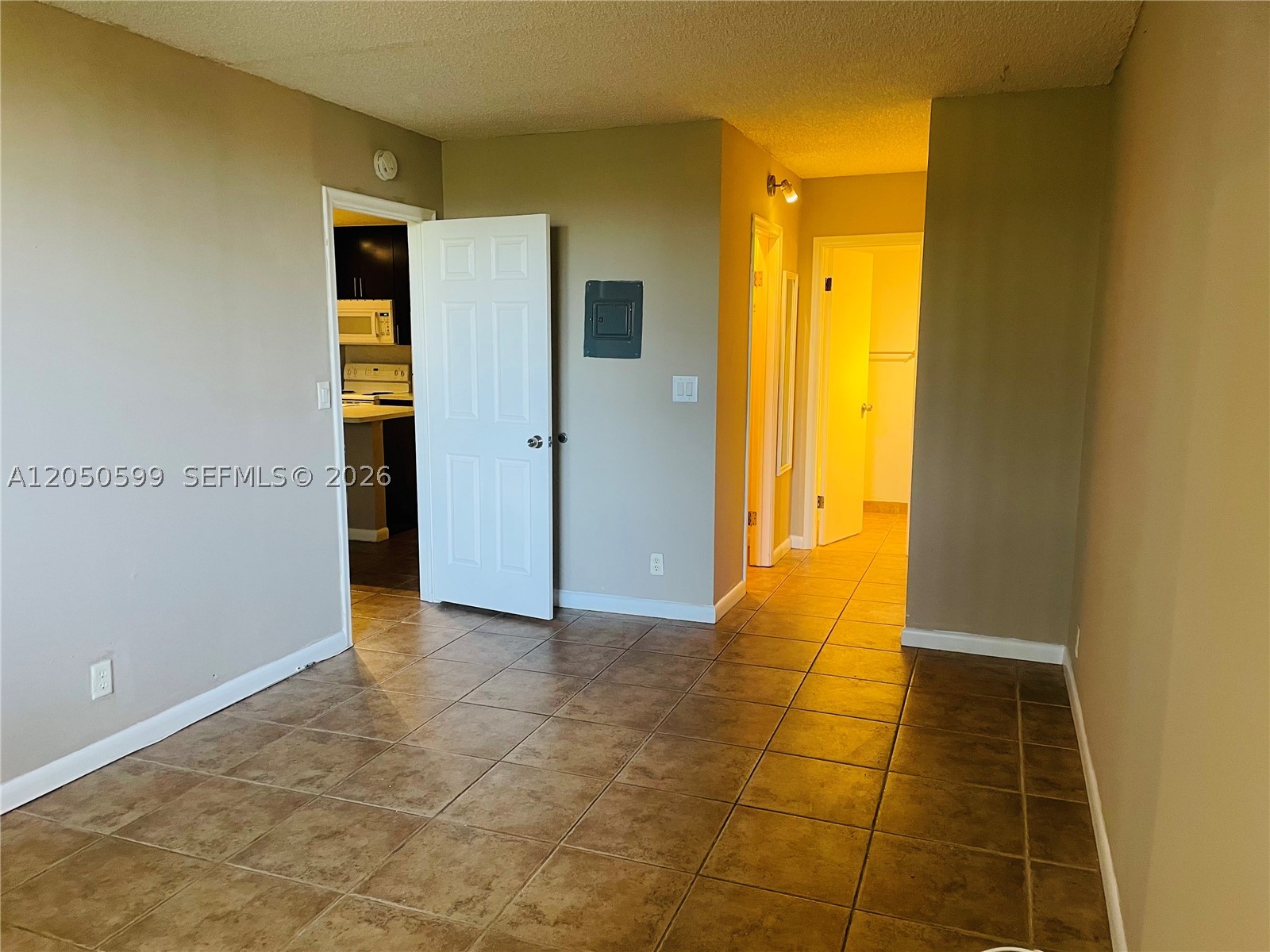 CORAL SPRINGS TOWER CLUB - Residential Lease