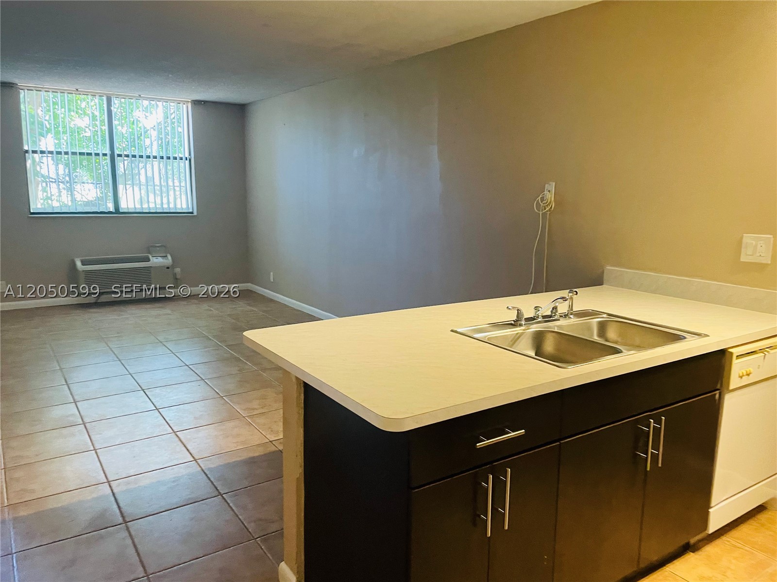 CORAL SPRINGS TOWER CLUB - Residential Lease