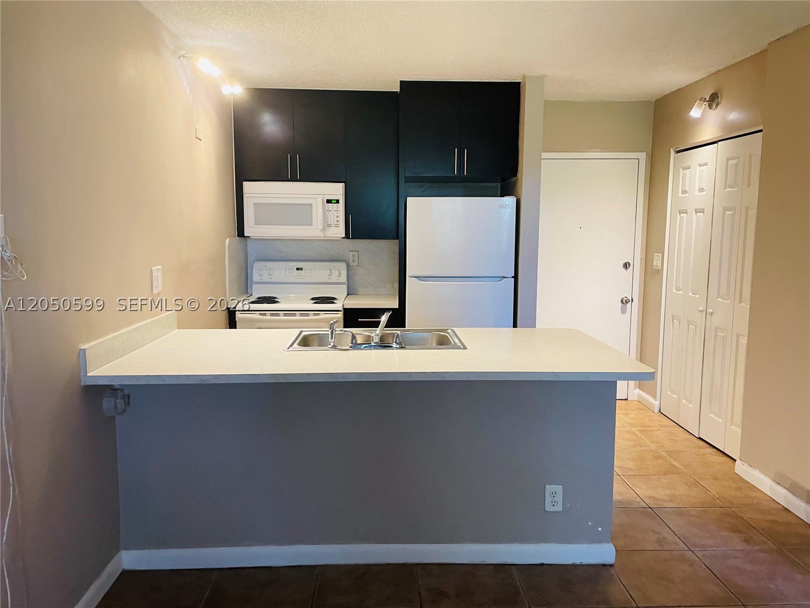 CORAL SPRINGS TOWER CLUB - Residential Lease