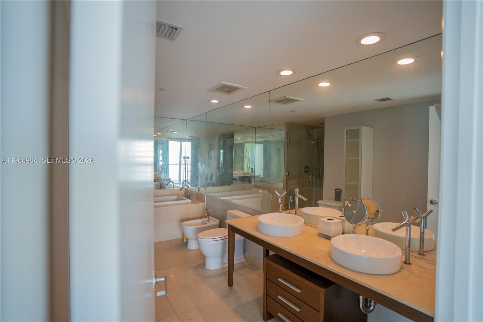 ICONBRICKELL CONDO NO 1 - Residential