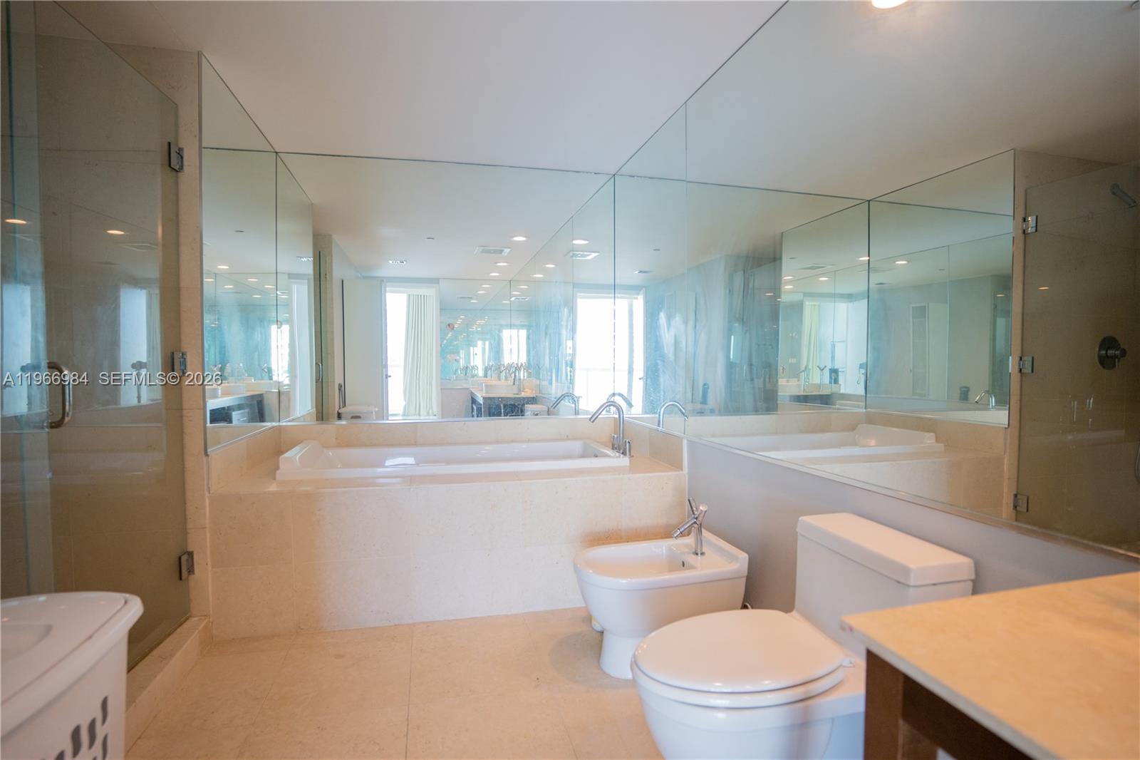ICONBRICKELL CONDO NO 1 - Residential