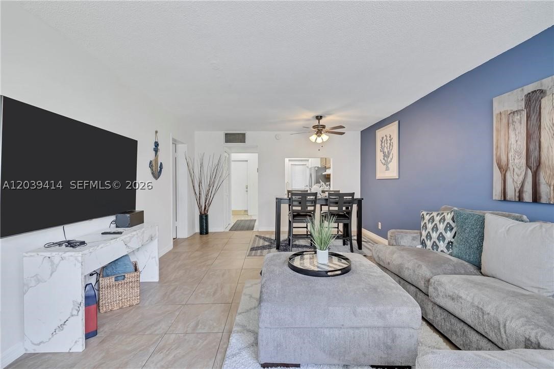 Move right into this beautifully updated condo in Fort Lauderdale’s desirable Kings Park Gardens community. Featuring new flooring, fresh paint, and a bright, open layout, this home offers comfortable living just minutes from the beach.

Enjoy a spacious primary suite, a sparkling community pool, and low monthly maintenance fees. Conveniently located near shopping, dining, and the famous Las Olas Boulevard.

Perfect as a primary residence, vacation getaway, or investment property. Great location, excellent value, and move-in ready—schedule your showing today!