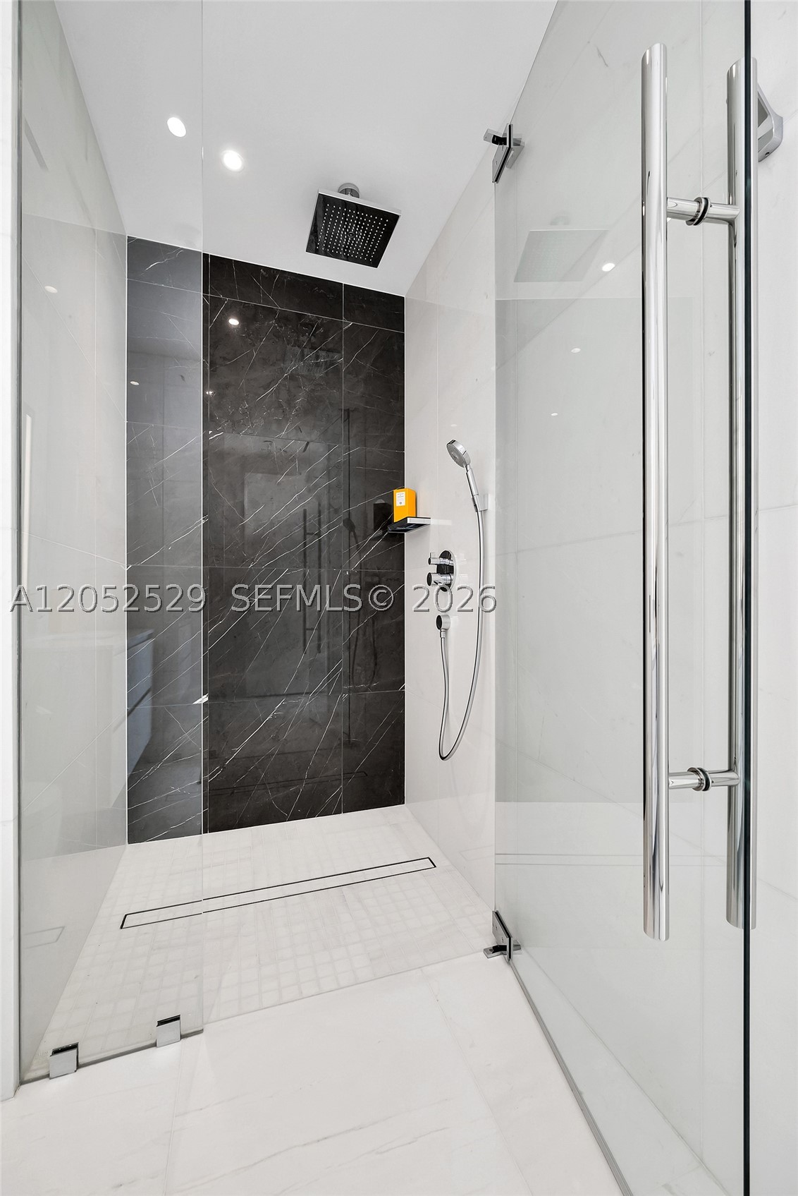 300 BISCAYNE BLVD WAY COND - Residential