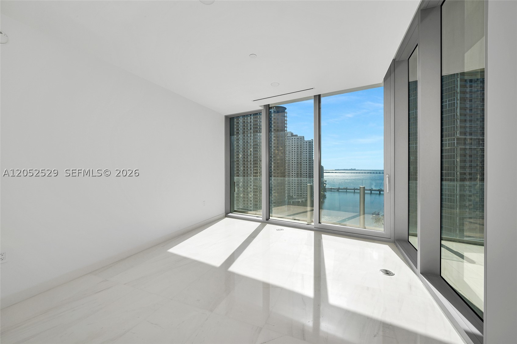 300 BISCAYNE BLVD WAY COND - Residential