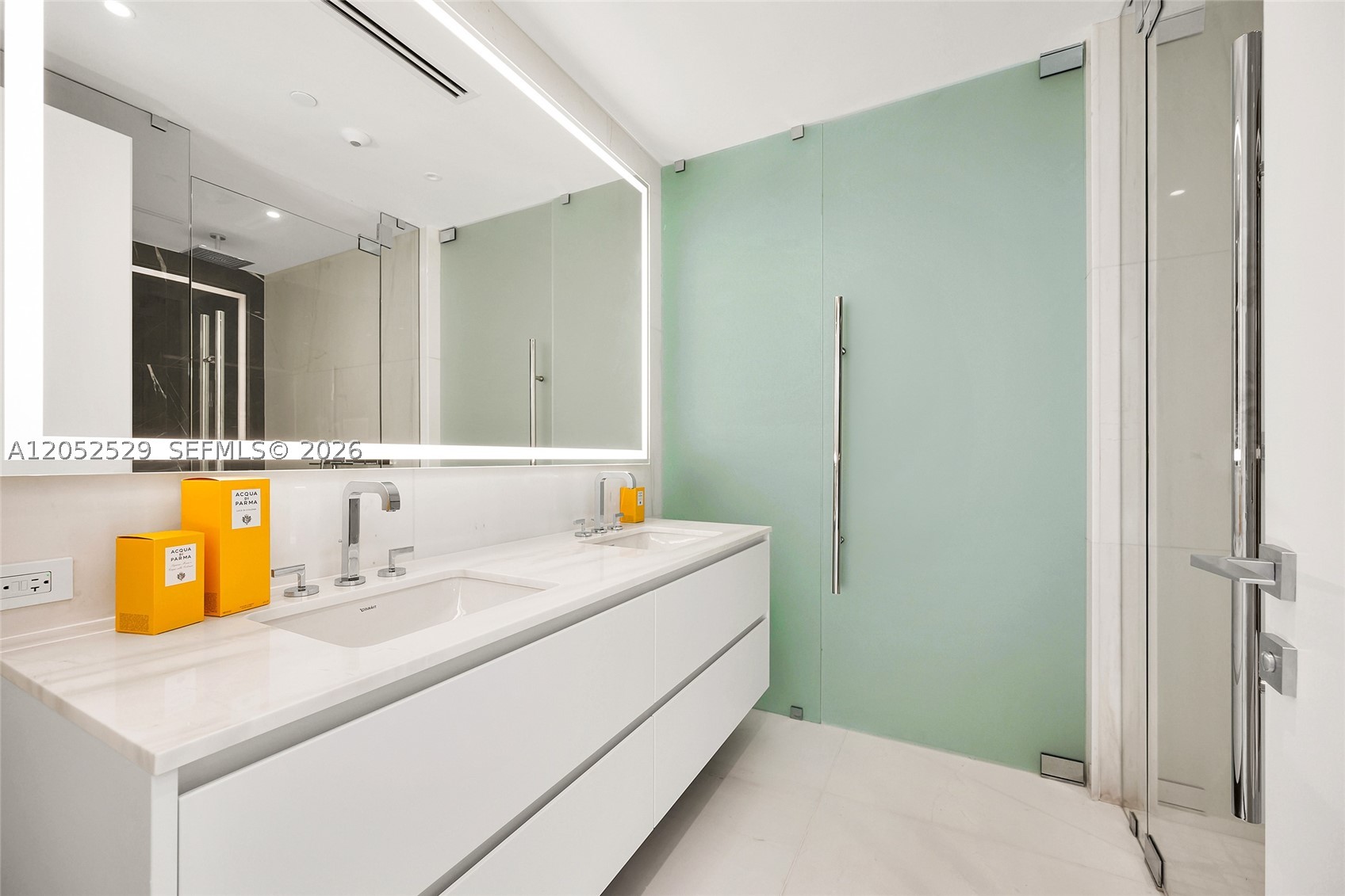 300 BISCAYNE BLVD WAY COND - Residential