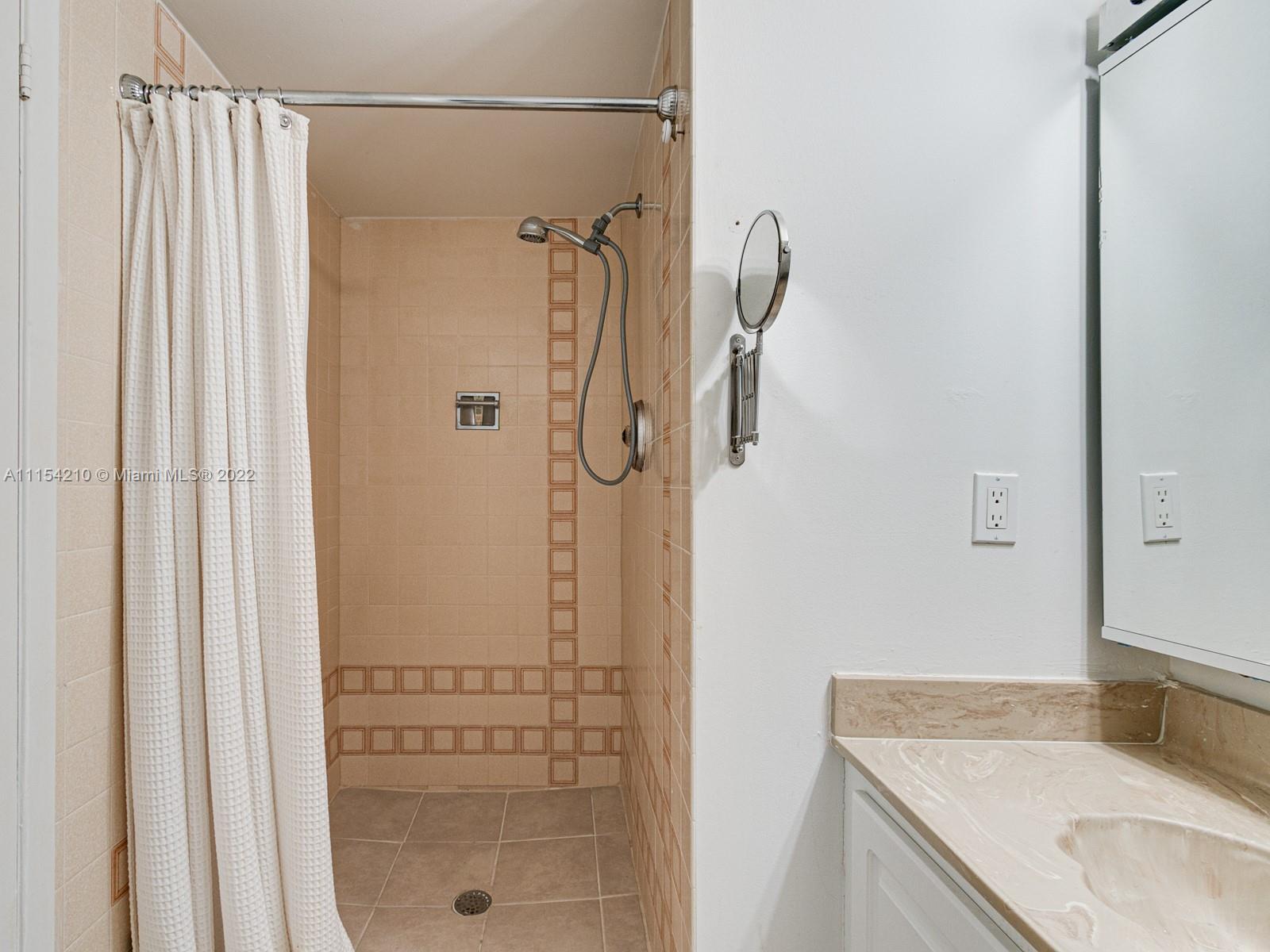 OLYMPUS CONDO - Residential