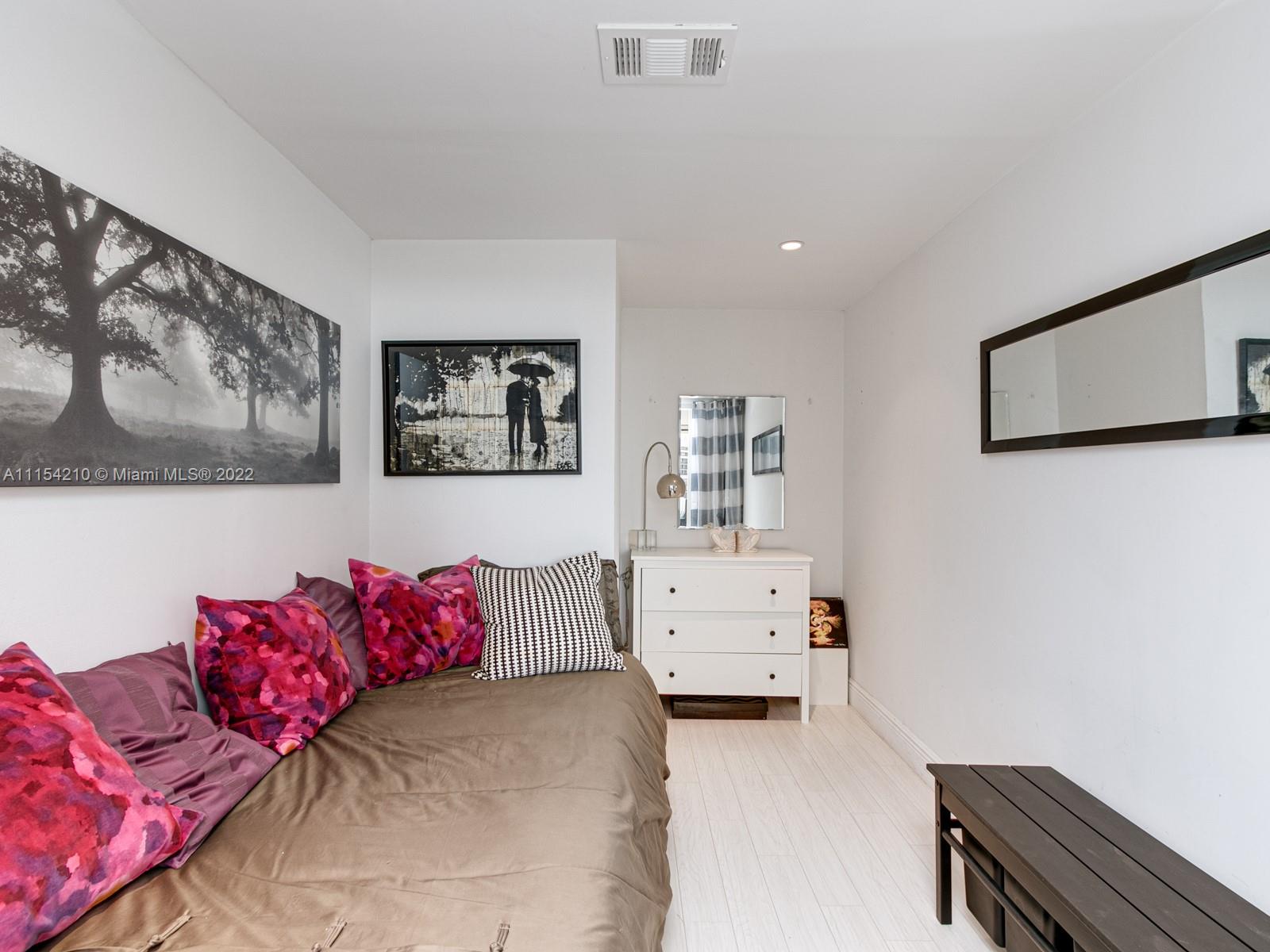 OLYMPUS CONDO - Residential