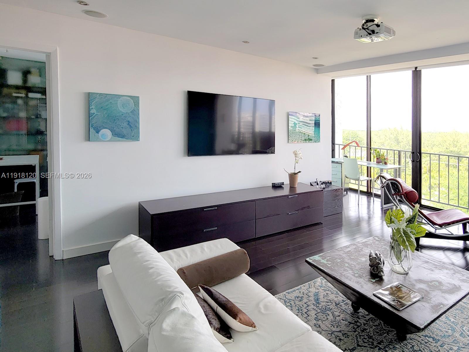 THE PALMS OF KEY BISCAYNE - Residential Lease