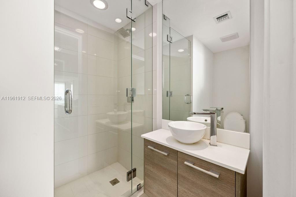 PARAISO BAY CONDO - Residential