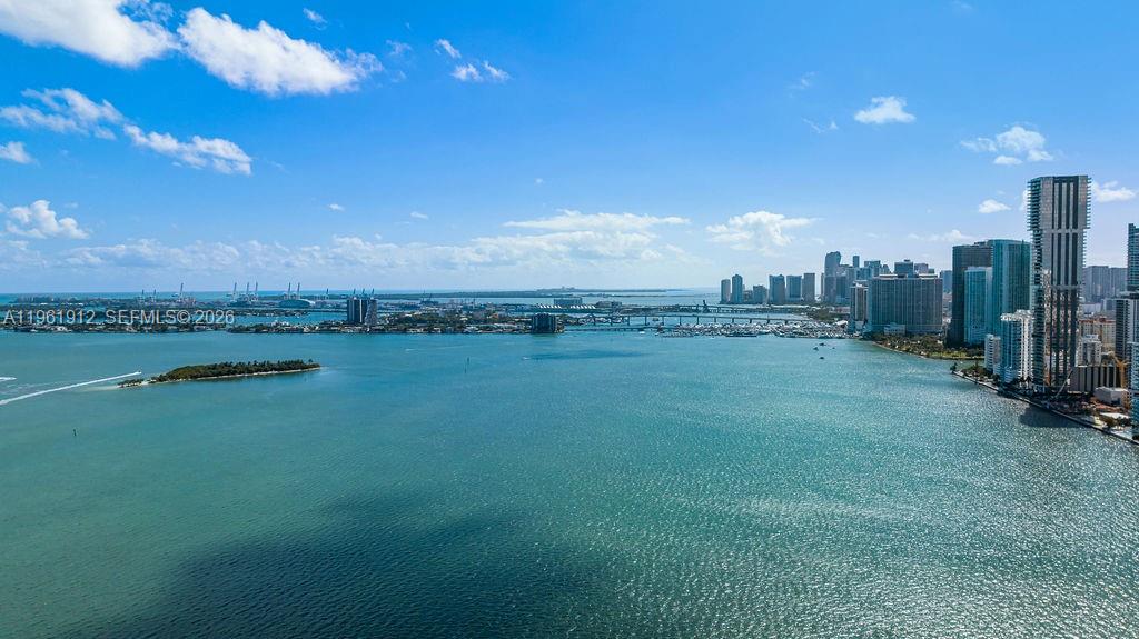 PARAISO BAY CONDO - Residential
