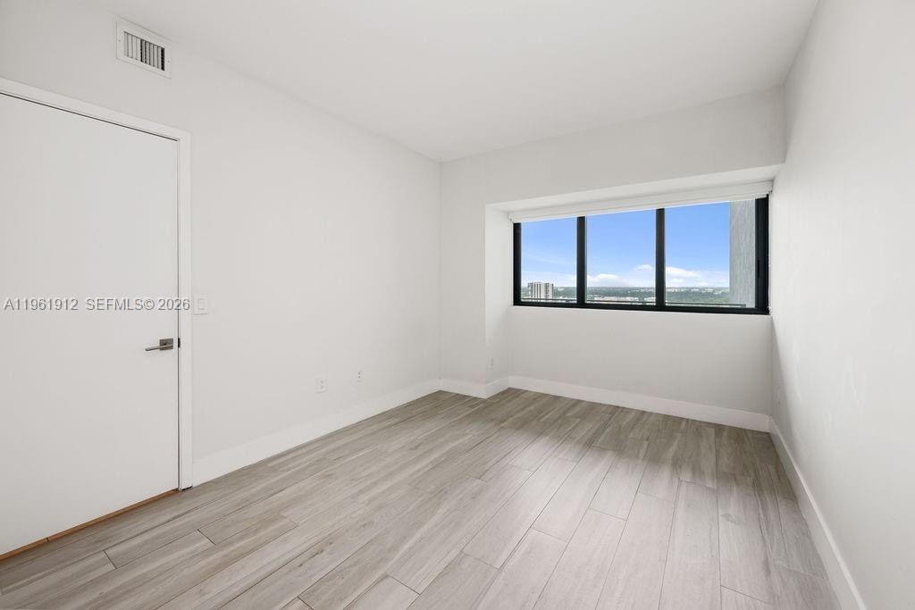 PARAISO BAY CONDO - Residential