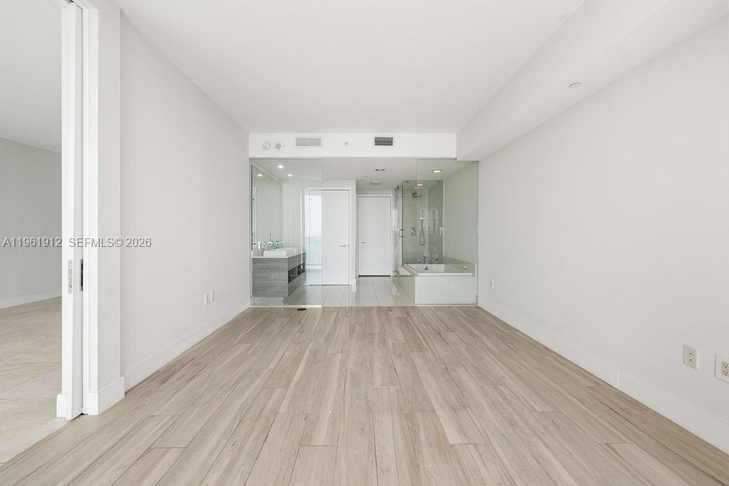 PARAISO BAY CONDO - Residential