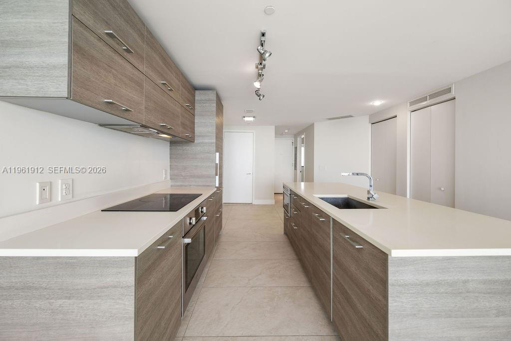 PARAISO BAY CONDO - Residential