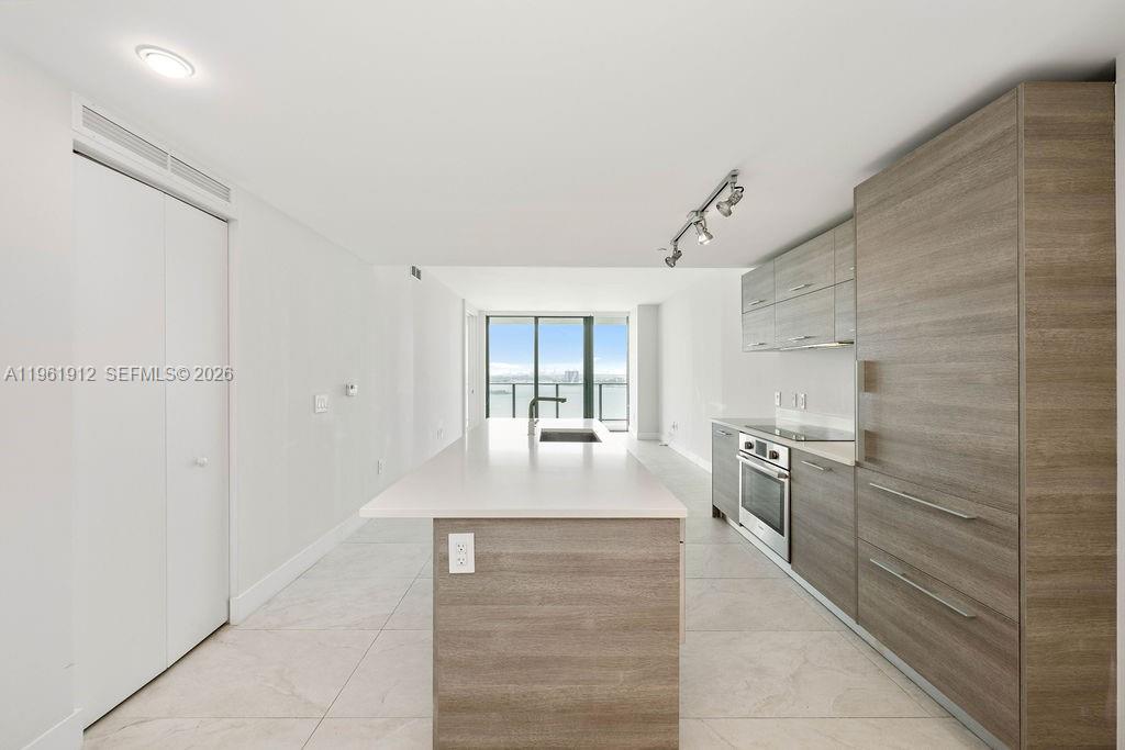 PARAISO BAY CONDO - Residential