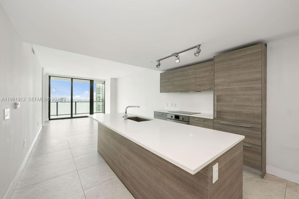 PARAISO BAY CONDO - Residential
