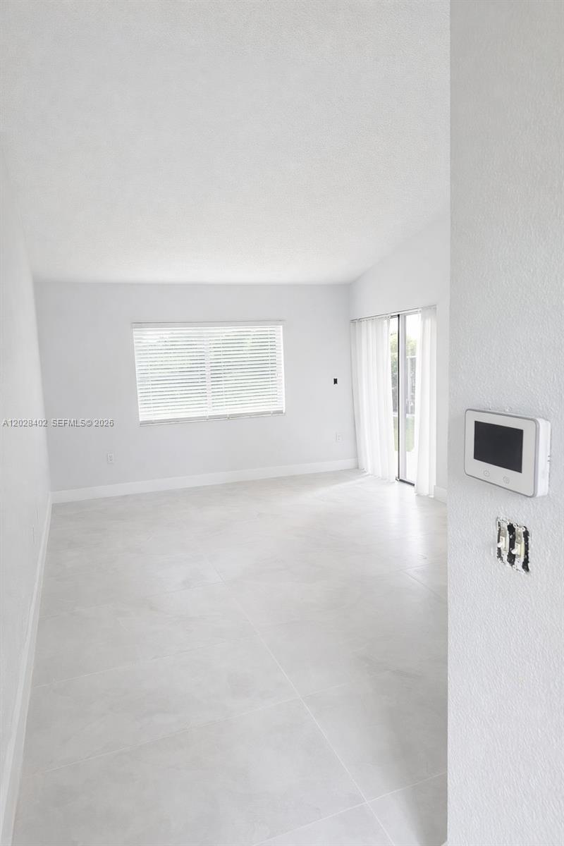 LAKES BY THE BAY SEC 3 - Residential Lease