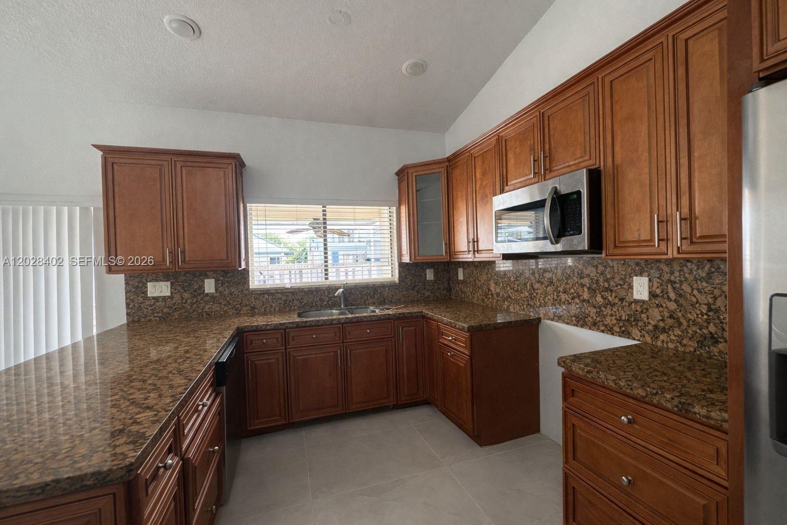LAKES BY THE BAY SEC 3 - Residential Lease