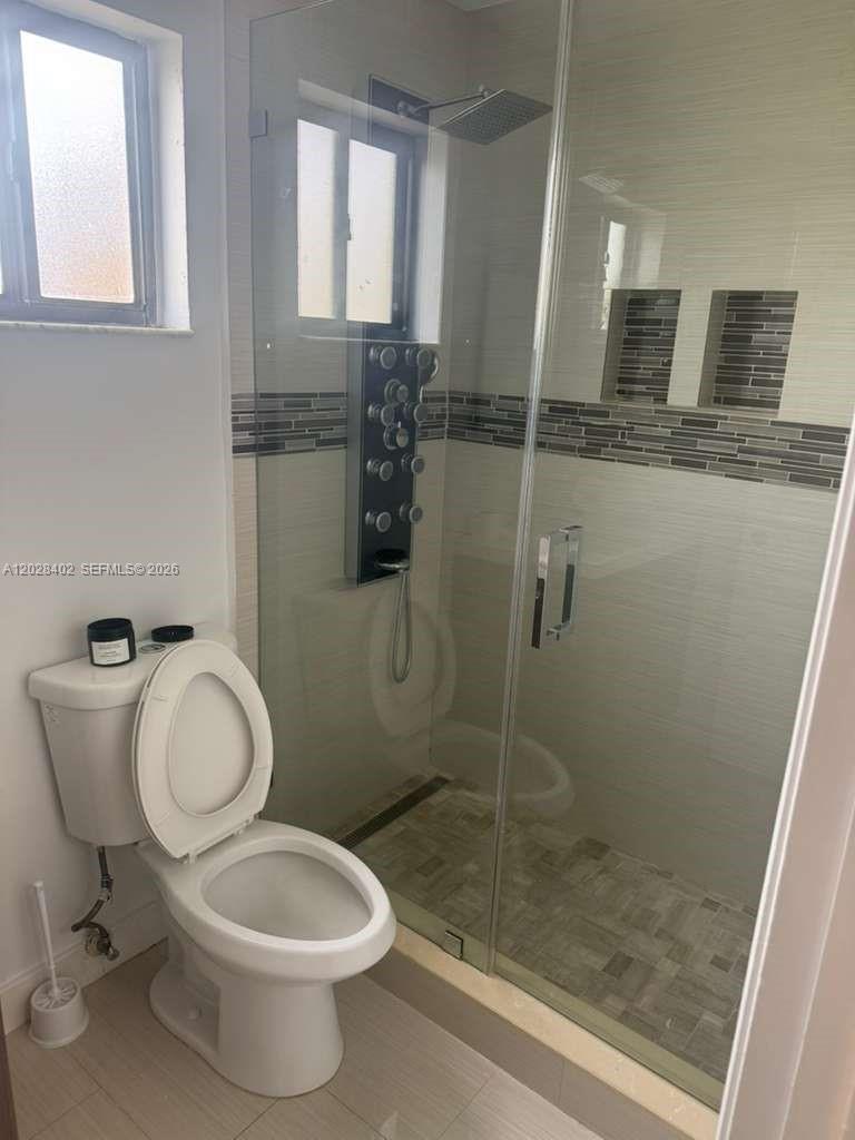 LAKES BY THE BAY SEC 3 - Residential Lease
