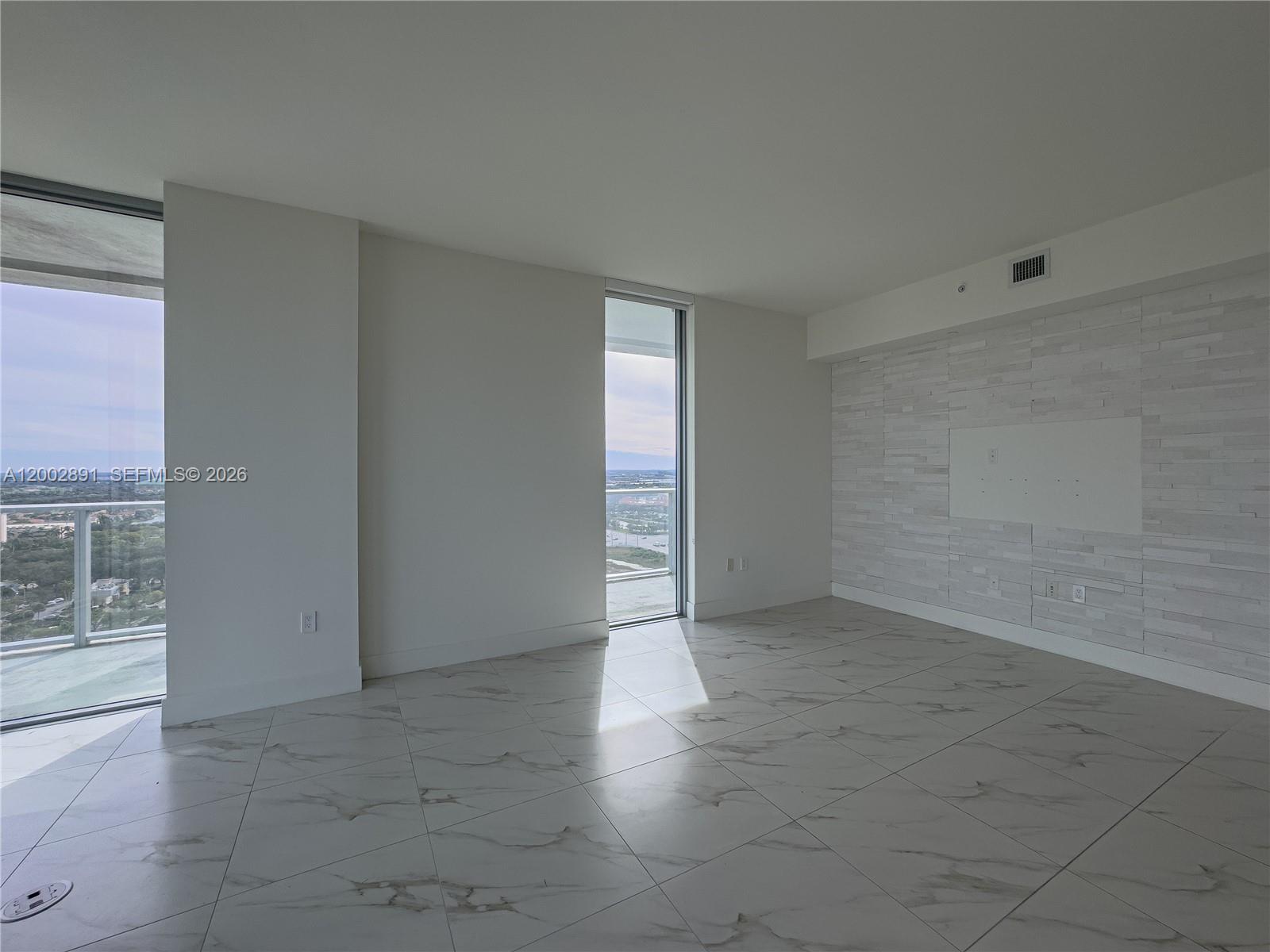 METROPICA NORTH TOWER ONE - Residential
