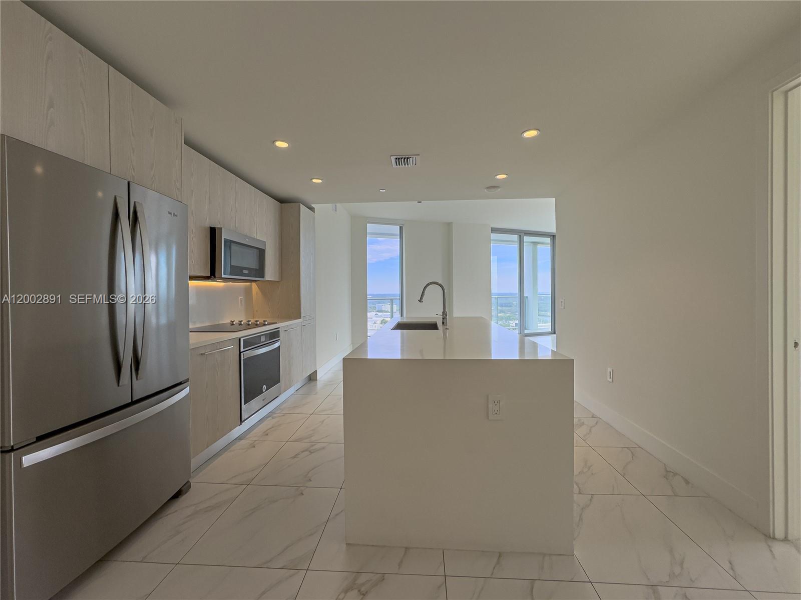 METROPICA NORTH TOWER ONE - Residential