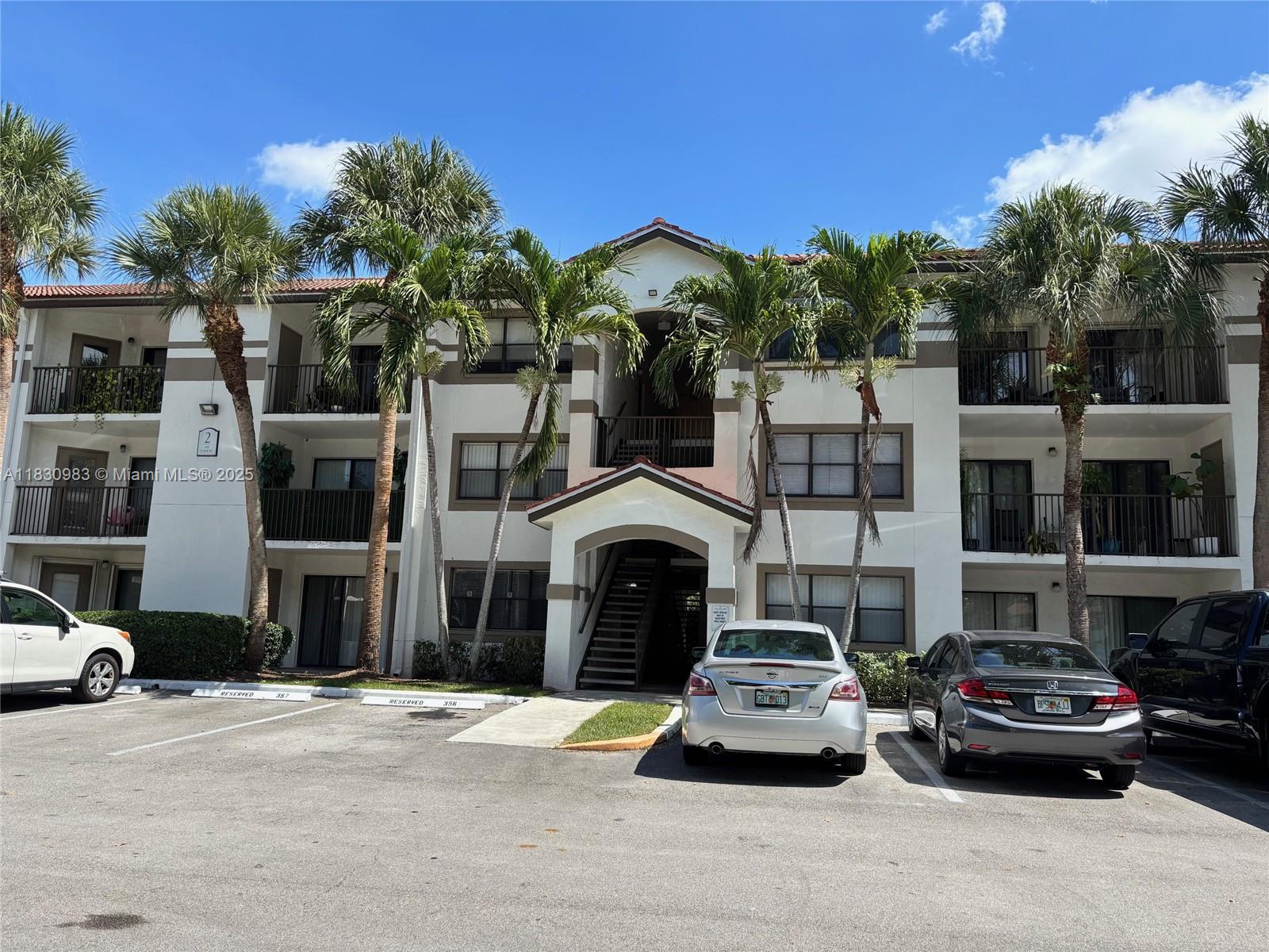 HOLLYWOOD PARC CONDOMINIU - Residential