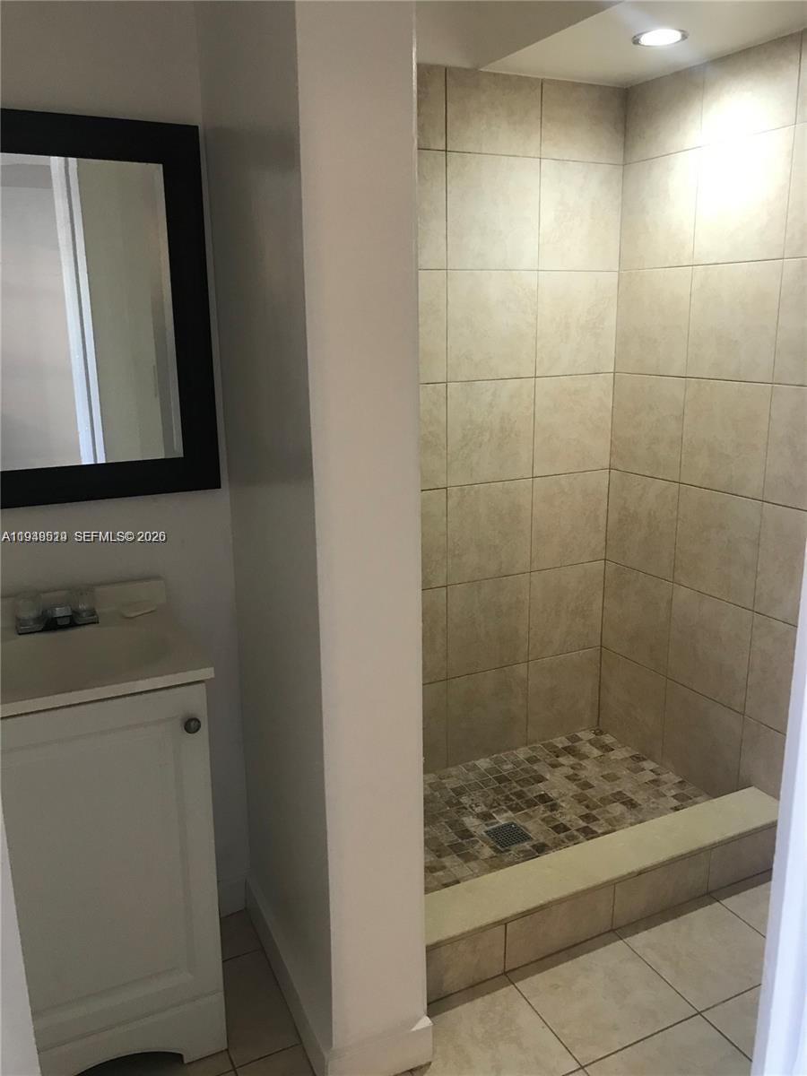 VERSAILLES GARDENS CONDO - Residential