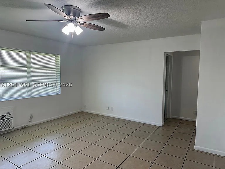 HOLLYWOOD PARK - Residential Lease