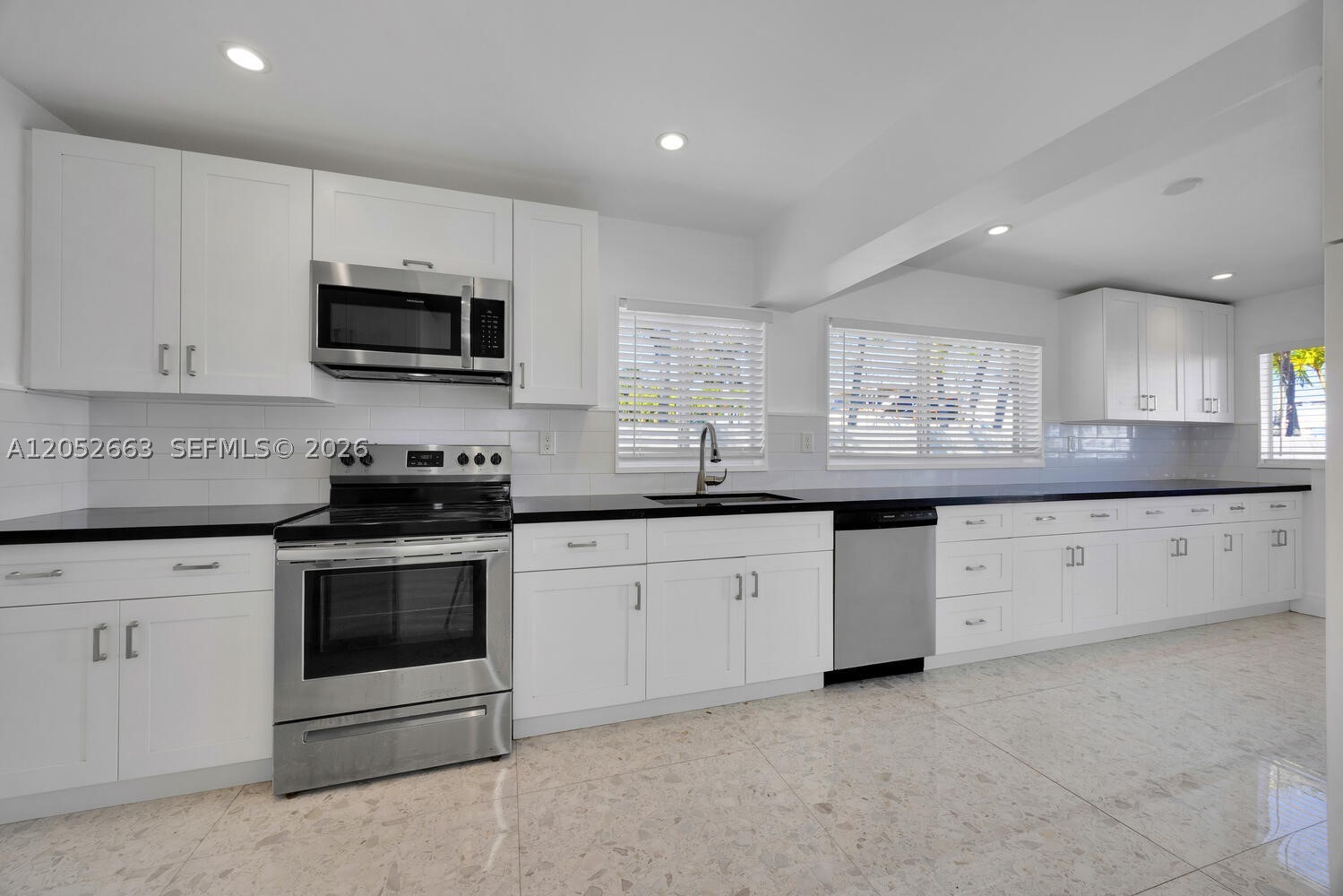 GRAPELAND HEIGHTS 2ND SEC - Residential