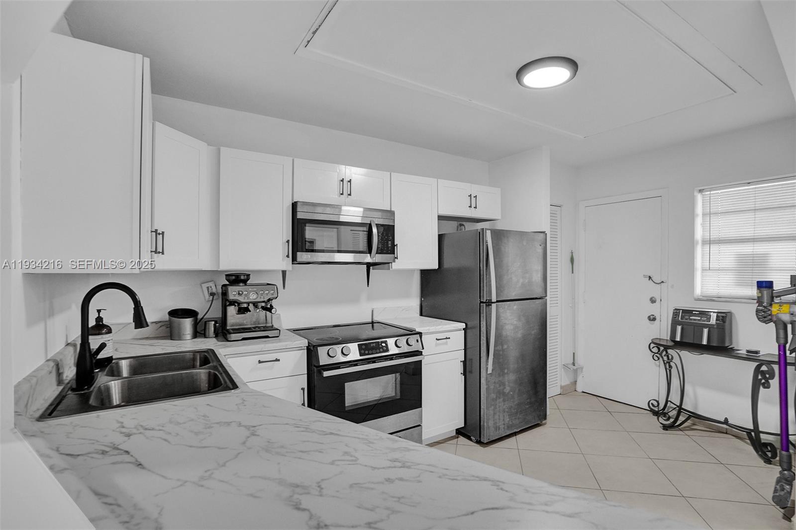 JADE WINDS GROUP - - Residential